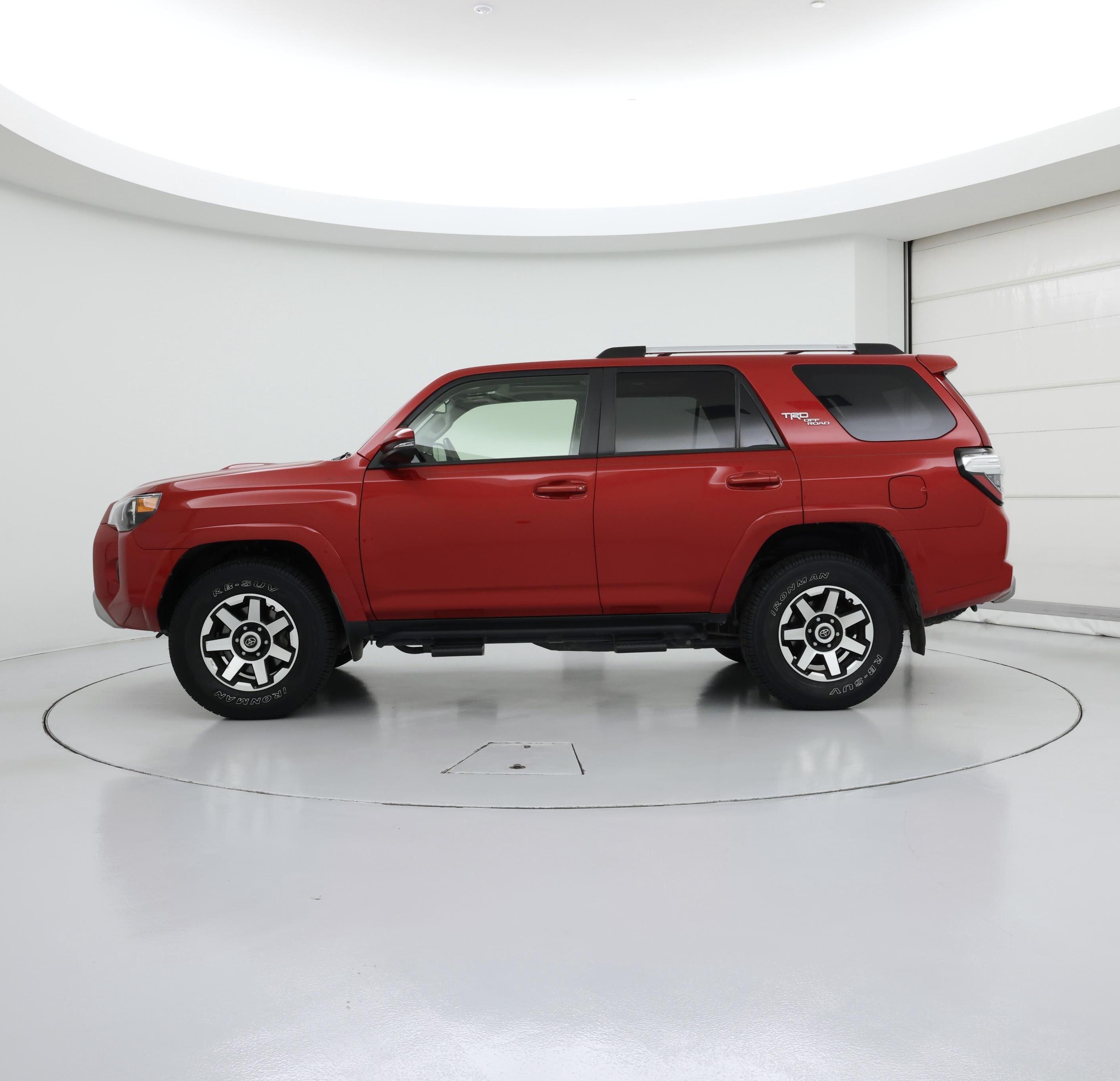 Thumbnail: 2018 Toyota 4Runner - 3