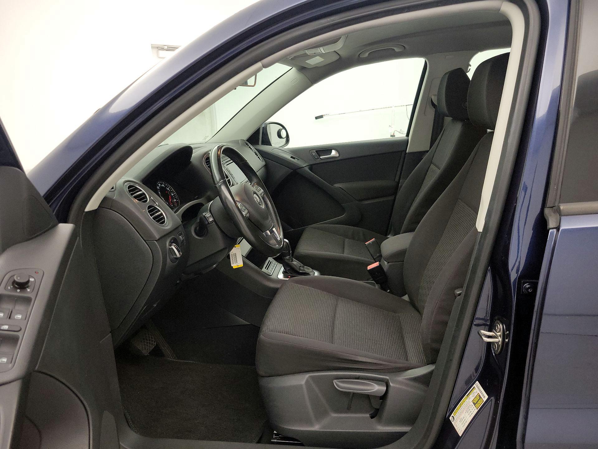 Thumbnail: 2015 Volkswagen Tiguan - 11