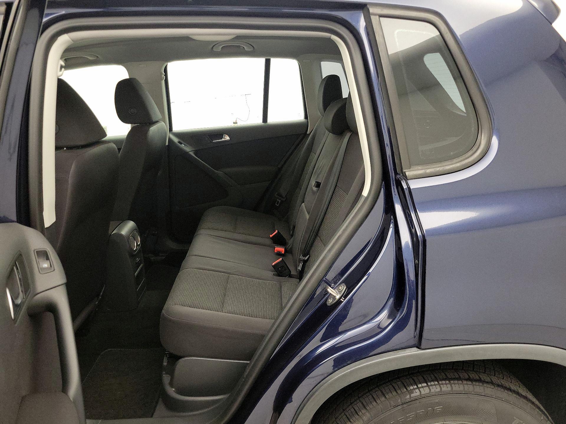Thumbnail: 2015 Volkswagen Tiguan - 19