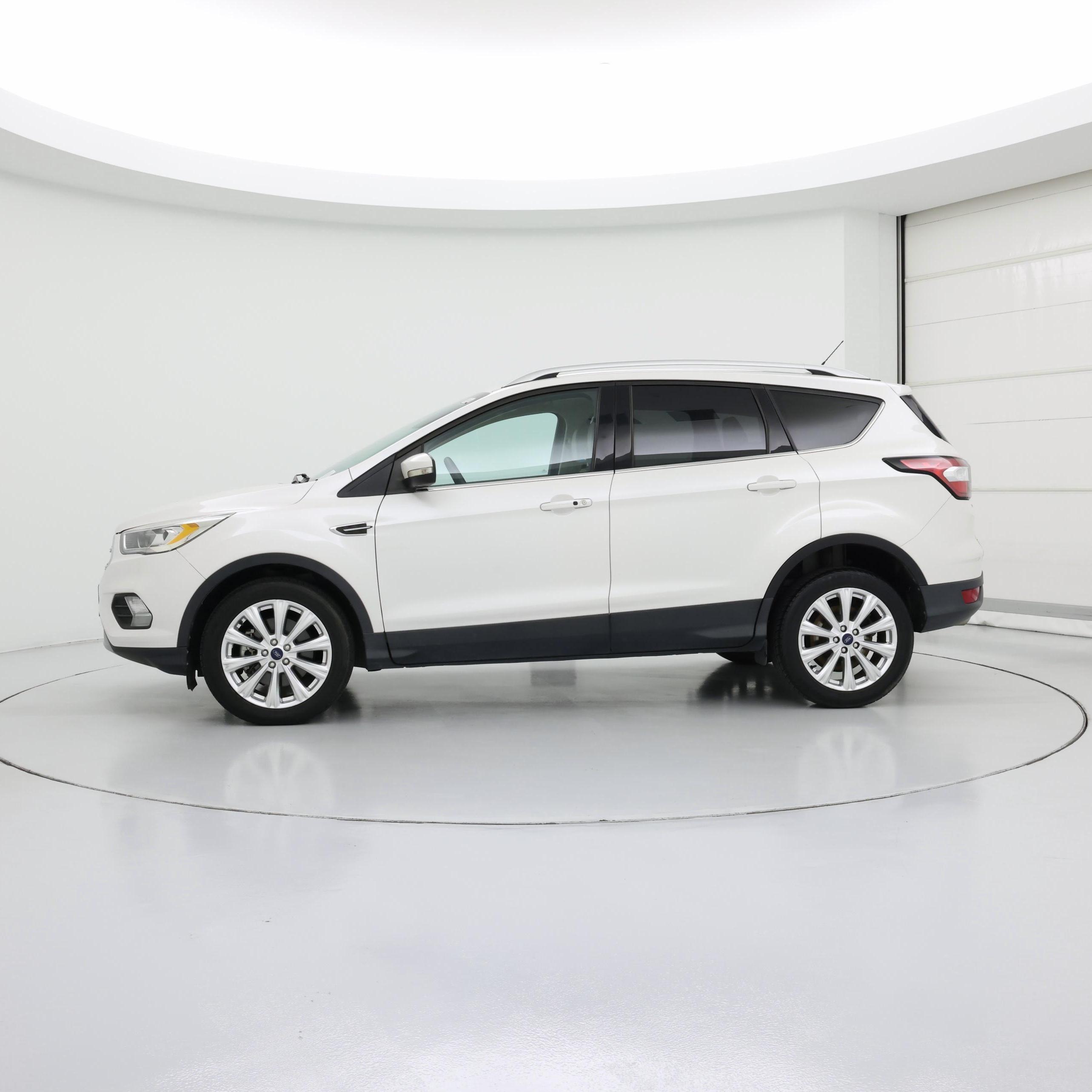 Thumbnail: 2017 Ford Escape - 3