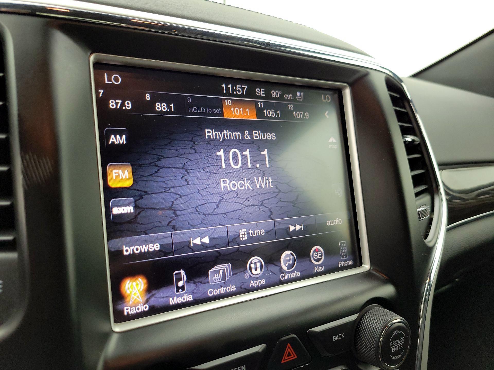 Thumbnail: 2016 Jeep Grand Cherokee - 16