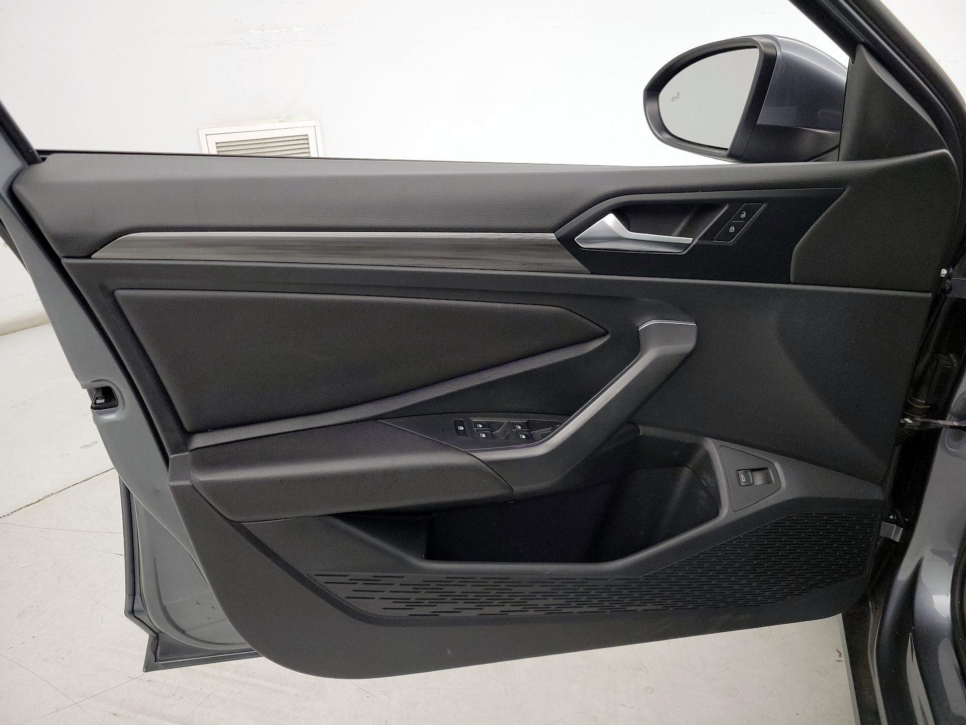 Thumbnail: 2019 Volkswagen Jetta - 12
