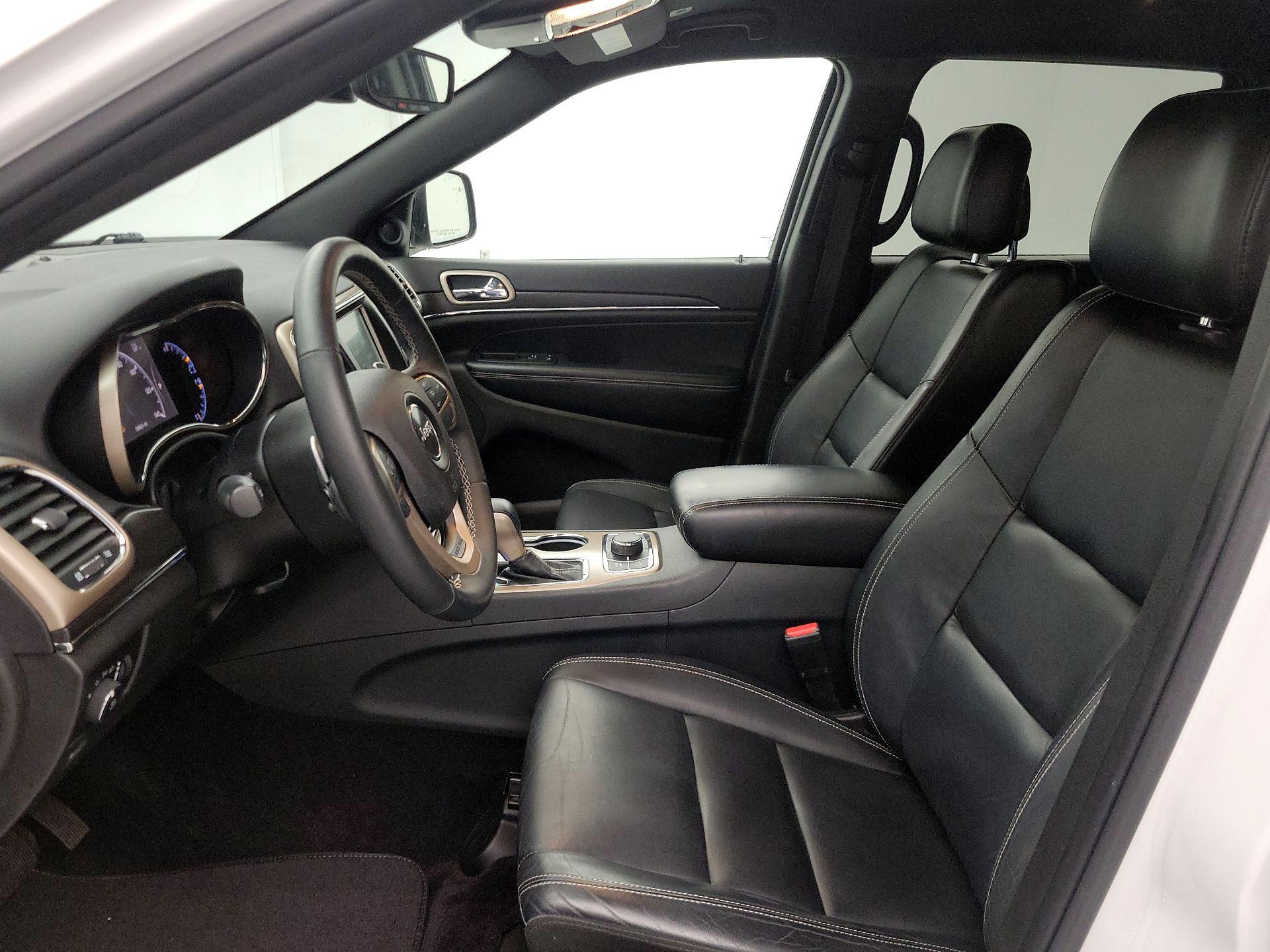 Thumbnail: 2017 Jeep Grand Cherokee - 11