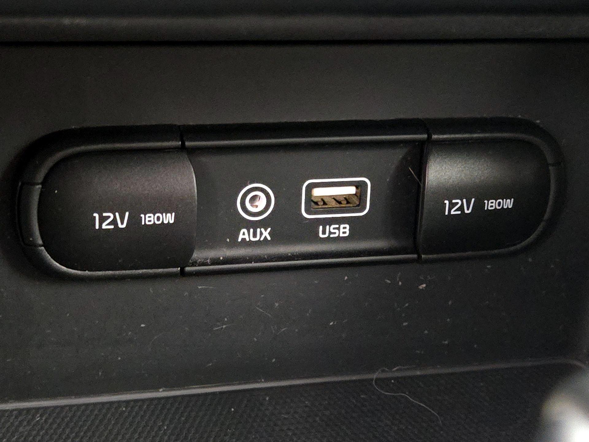 Thumbnail: 2019 Kia Niro - 18