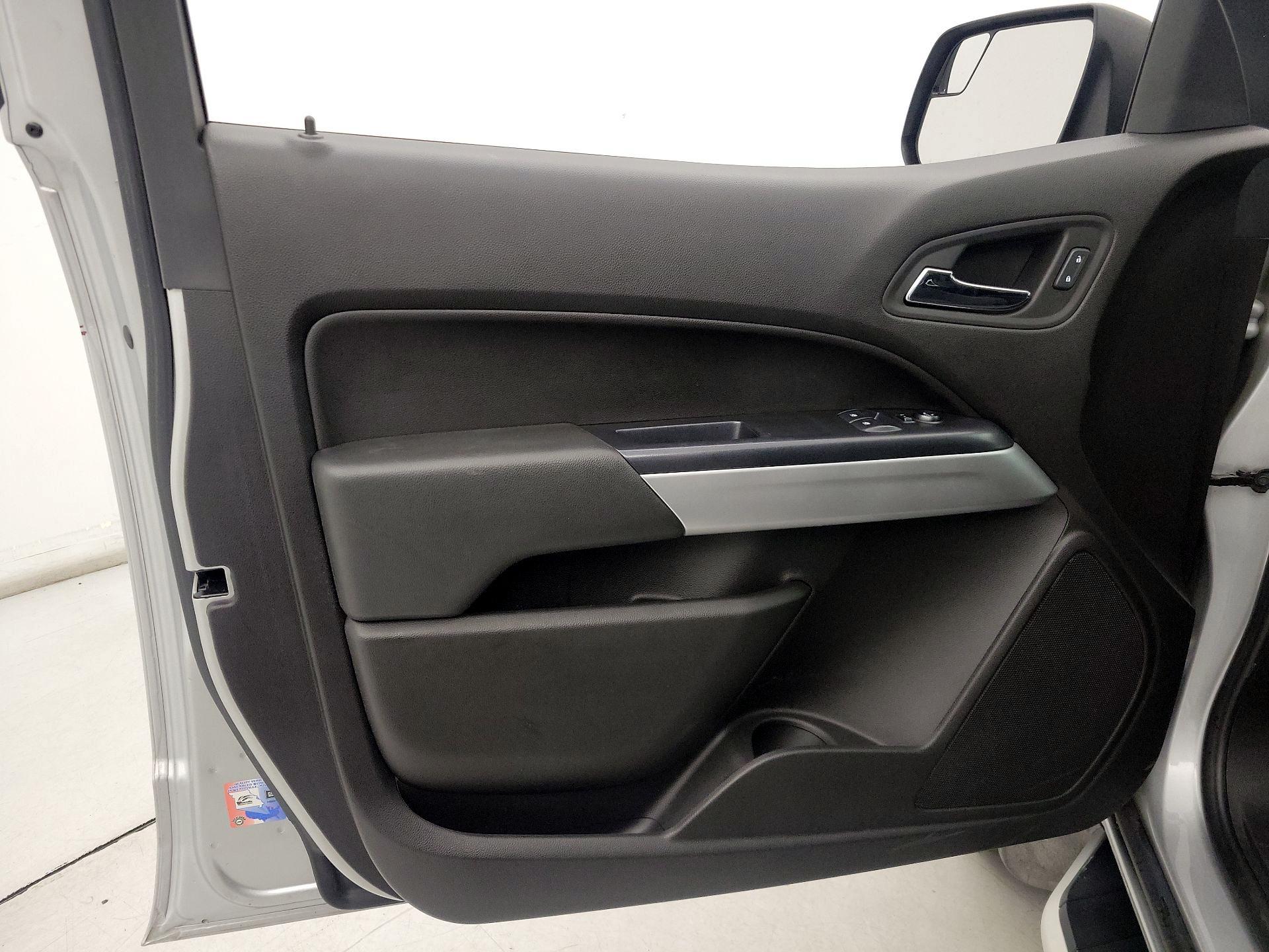 Thumbnail: 2017 Chevrolet Colorado - 12