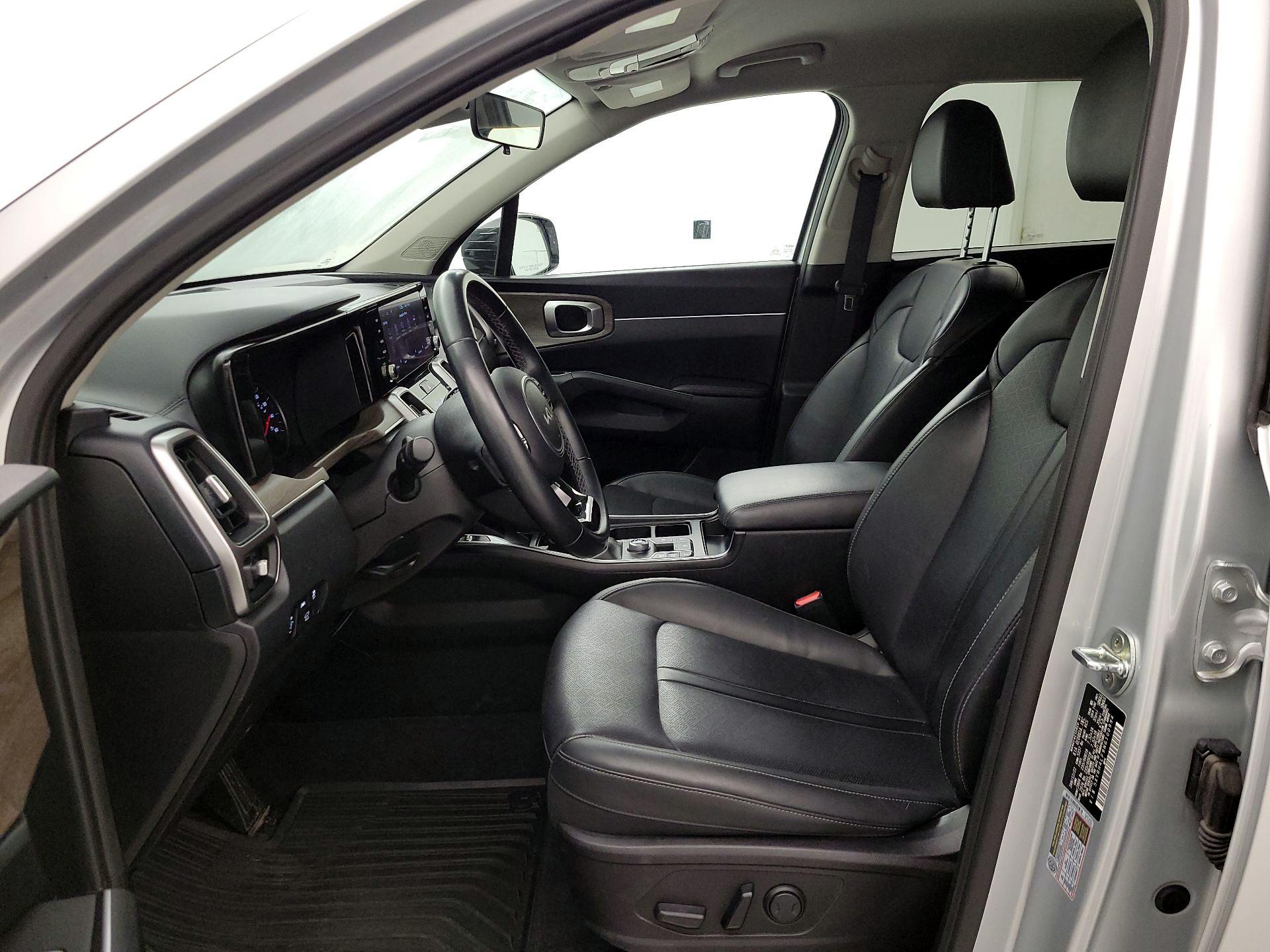 Thumbnail: 2022 Kia Sorento - 9