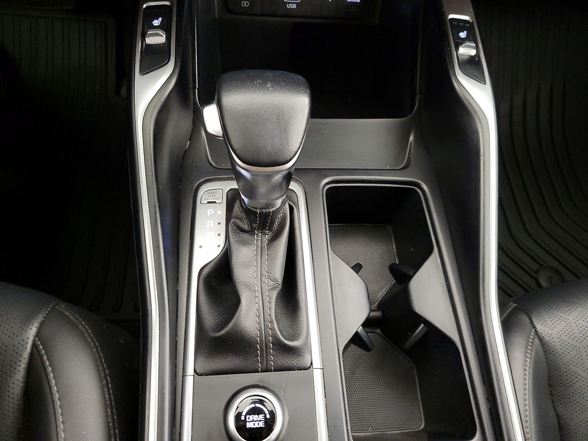 Thumbnail: 2022 Kia Sorento - 16