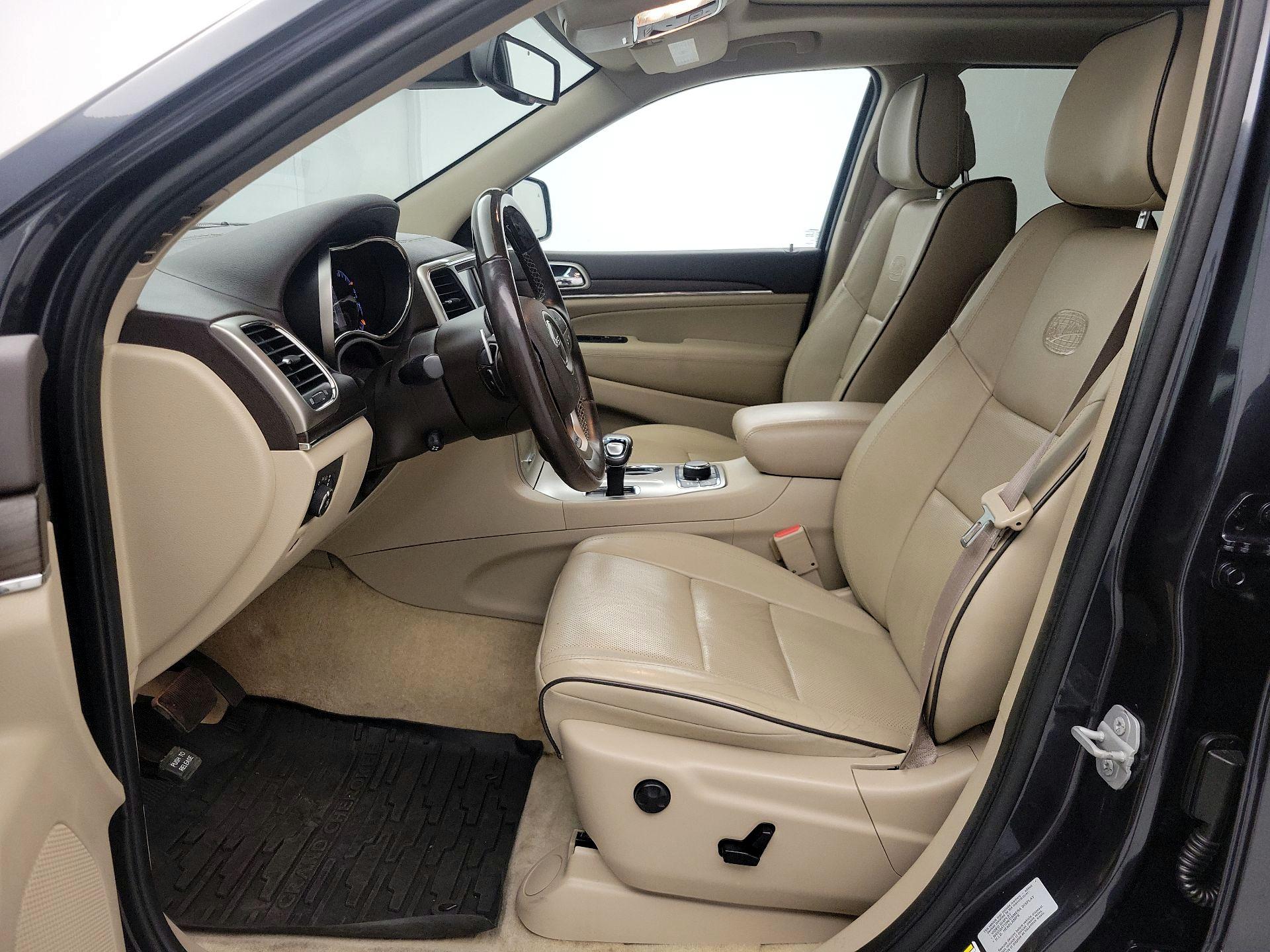Thumbnail: 2015 Jeep Grand Cherokee - 11