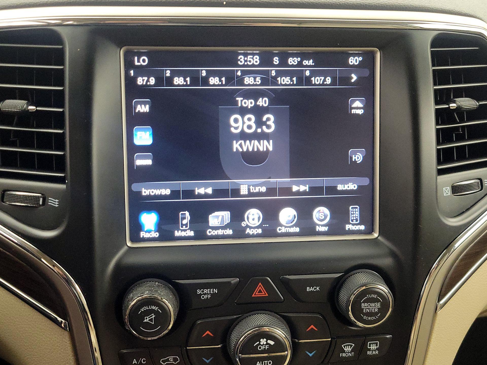 Thumbnail: 2015 Jeep Grand Cherokee - 16