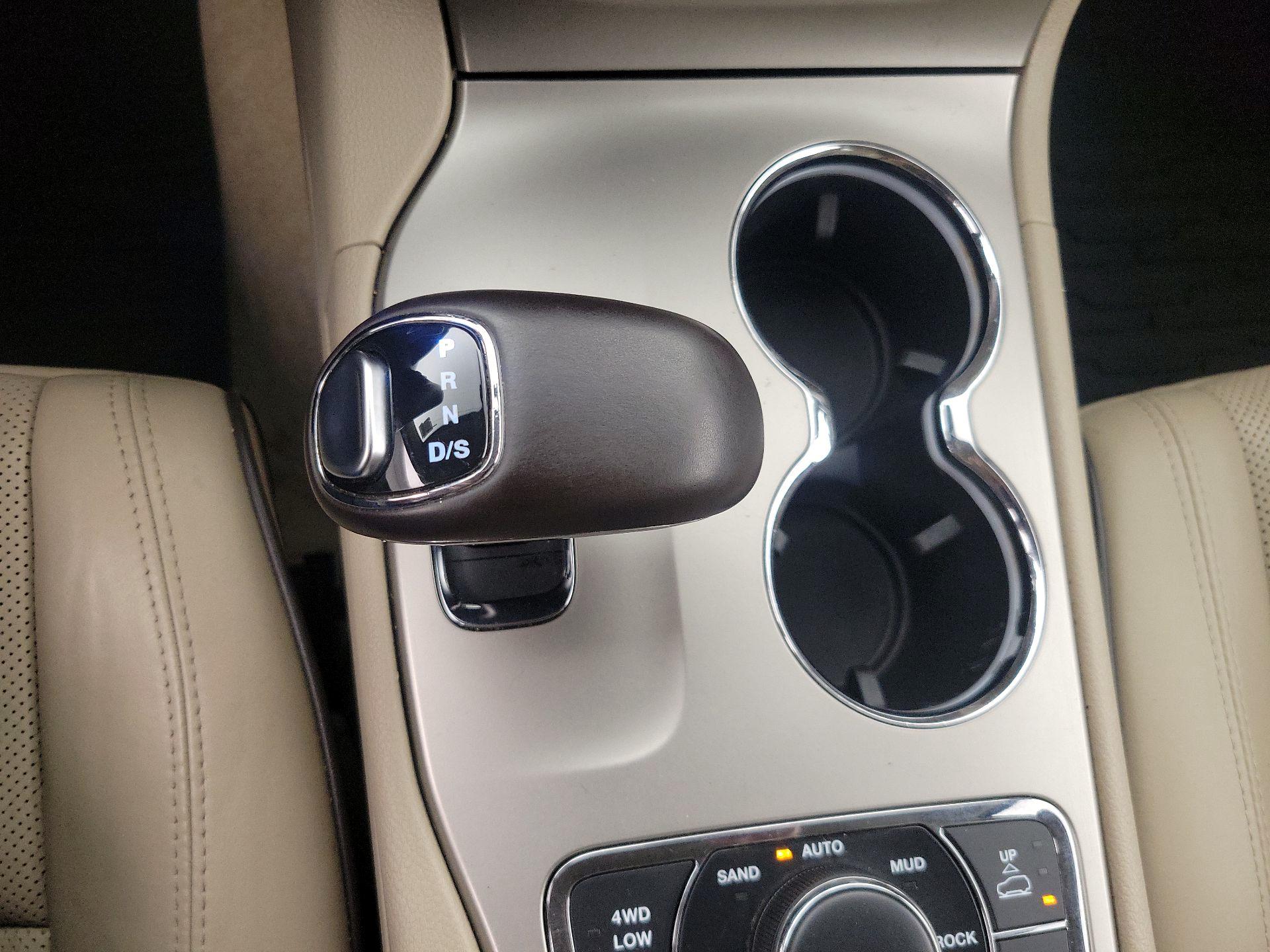 Thumbnail: 2015 Jeep Grand Cherokee - 18