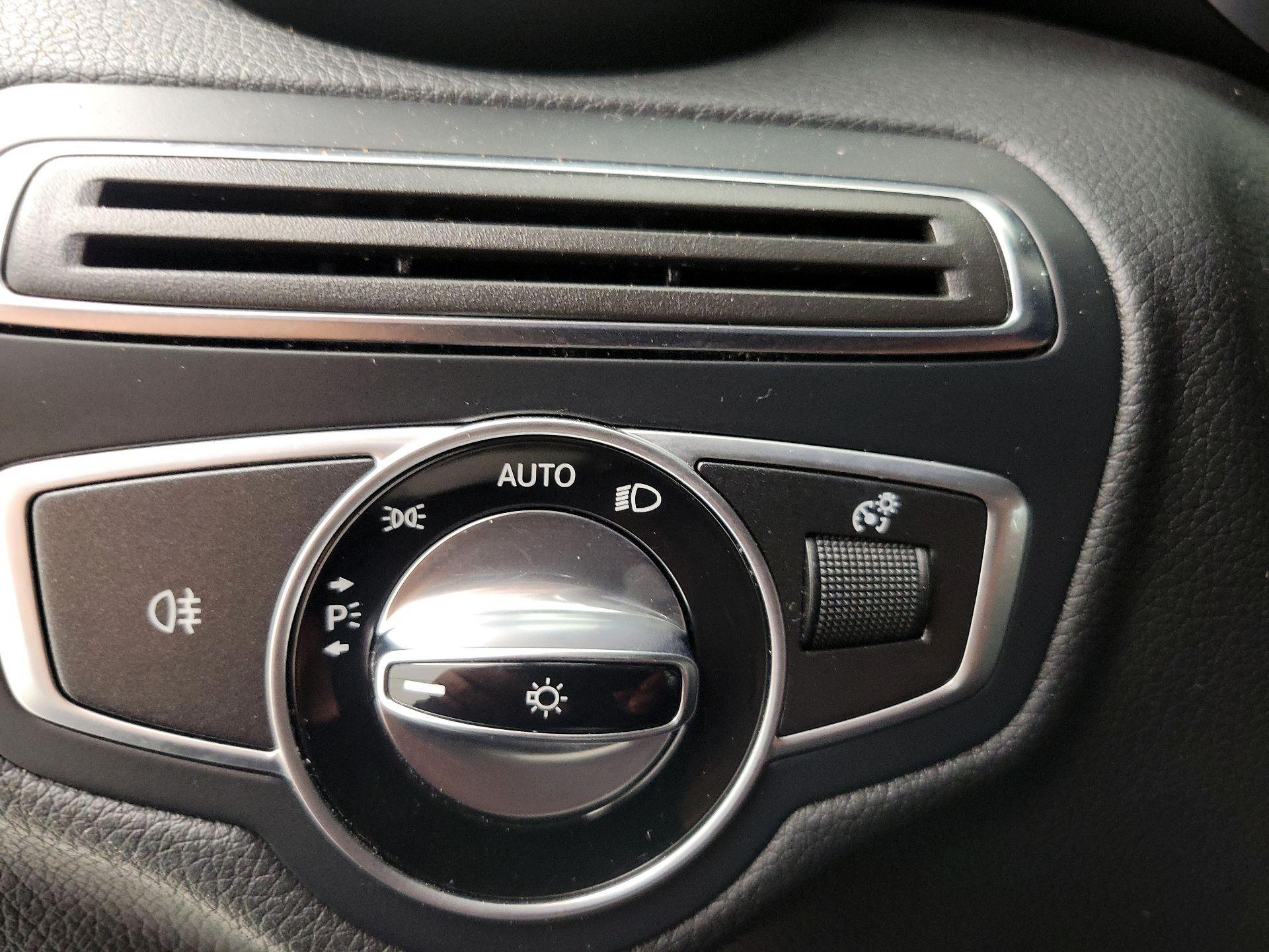 Thumbnail: 2016 Mercedes-Benz C-Class - 13