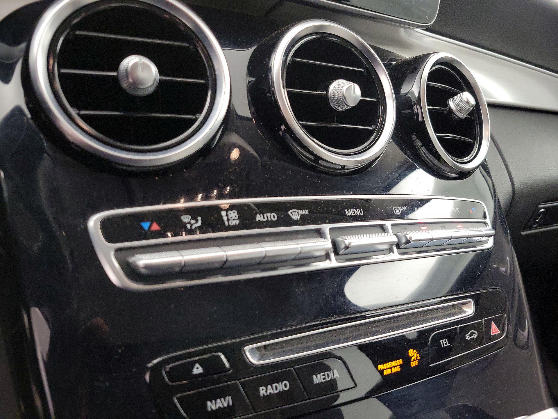 Thumbnail: 2016 Mercedes-Benz C-Class - 16