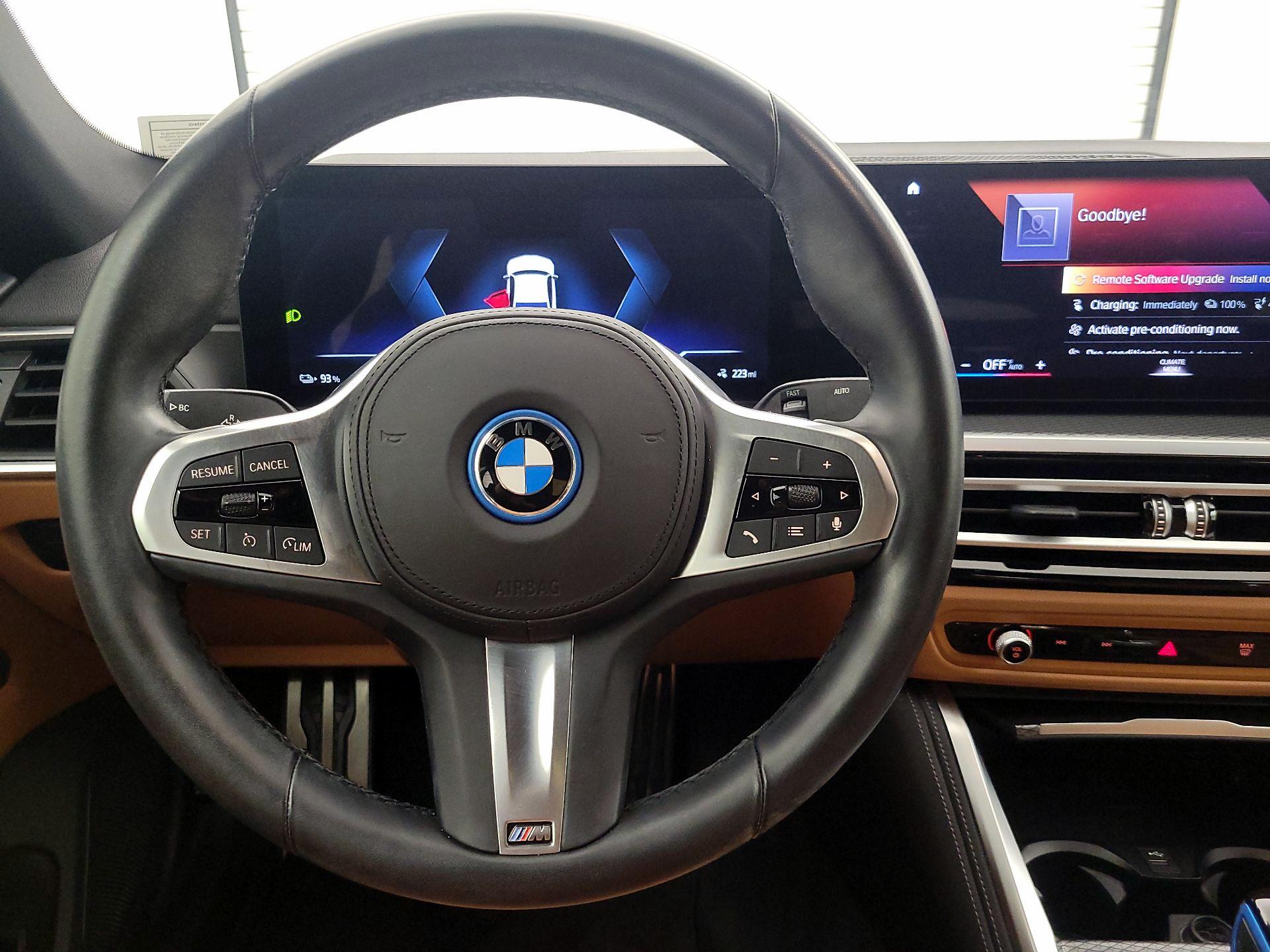 Thumbnail: 2023 BMW i4 - 10