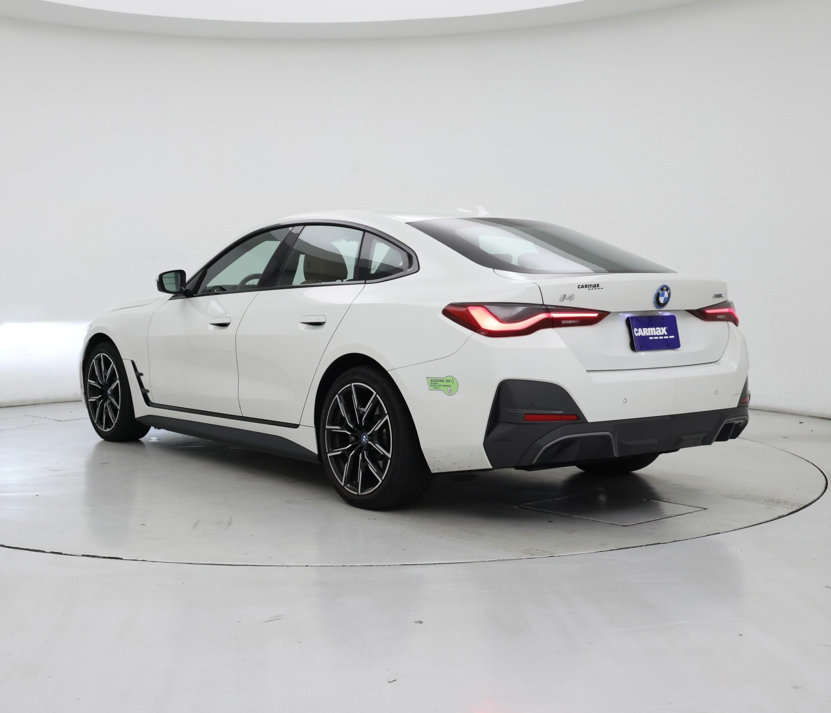 Thumbnail: 2023 BMW i4 - 2