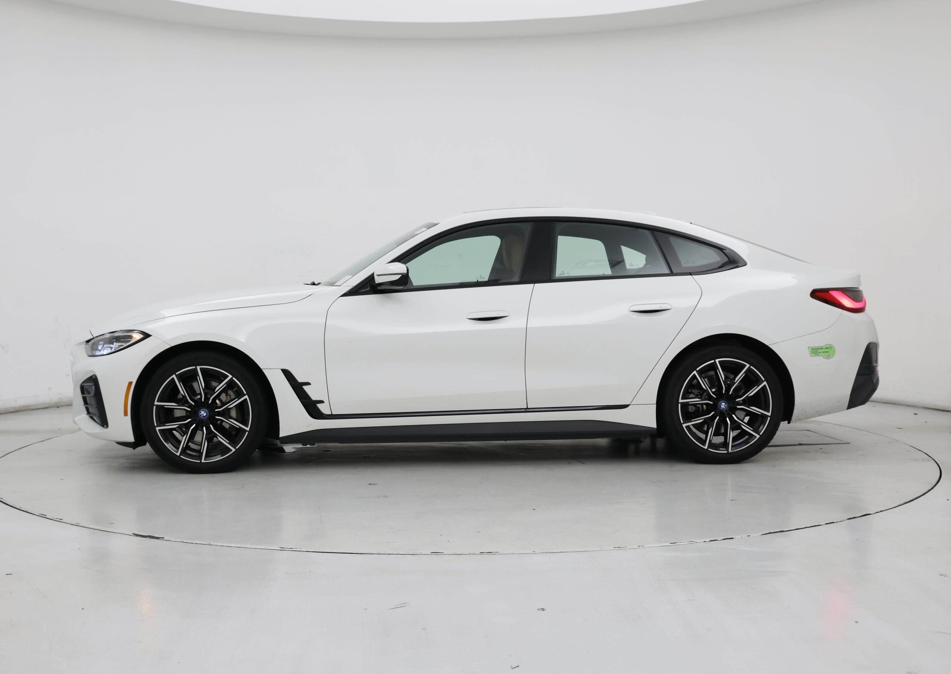 Thumbnail: 2023 BMW i4 - 3