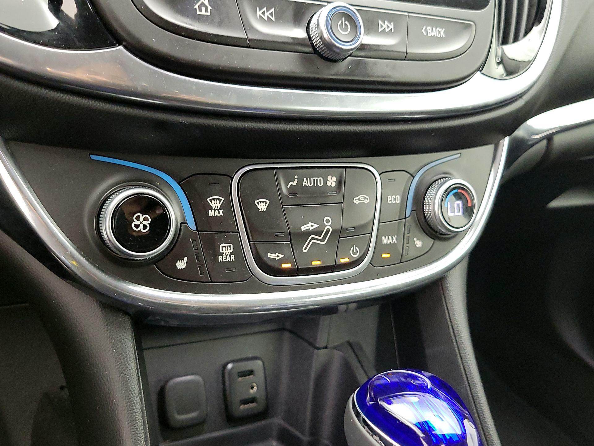 Thumbnail: 2017 Chevrolet Volt - 17