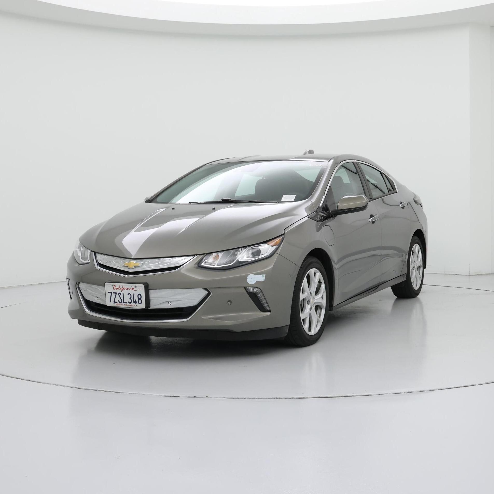 Thumbnail: 2017 Chevrolet Volt - 4