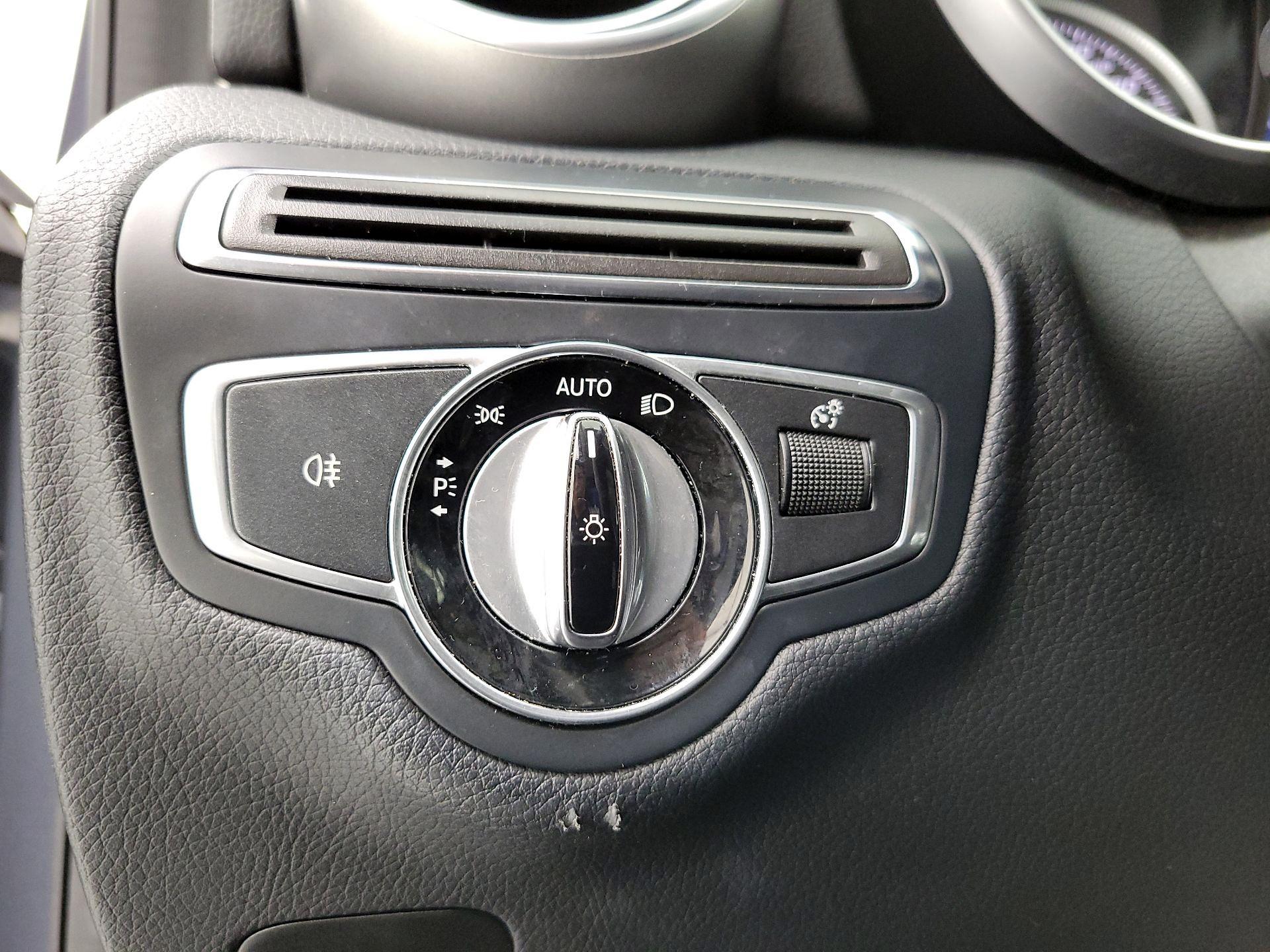 Thumbnail: 2016 Mercedes-Benz C-Class - 13