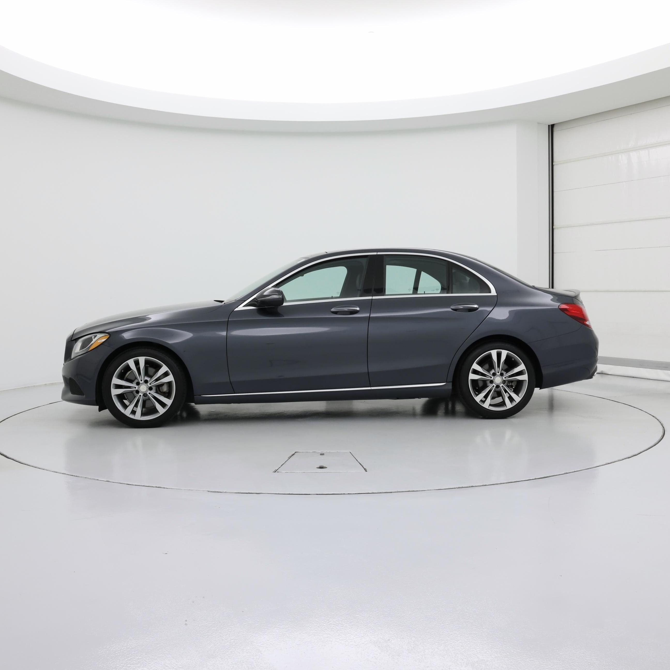 Thumbnail: 2016 Mercedes-Benz C-Class - 3