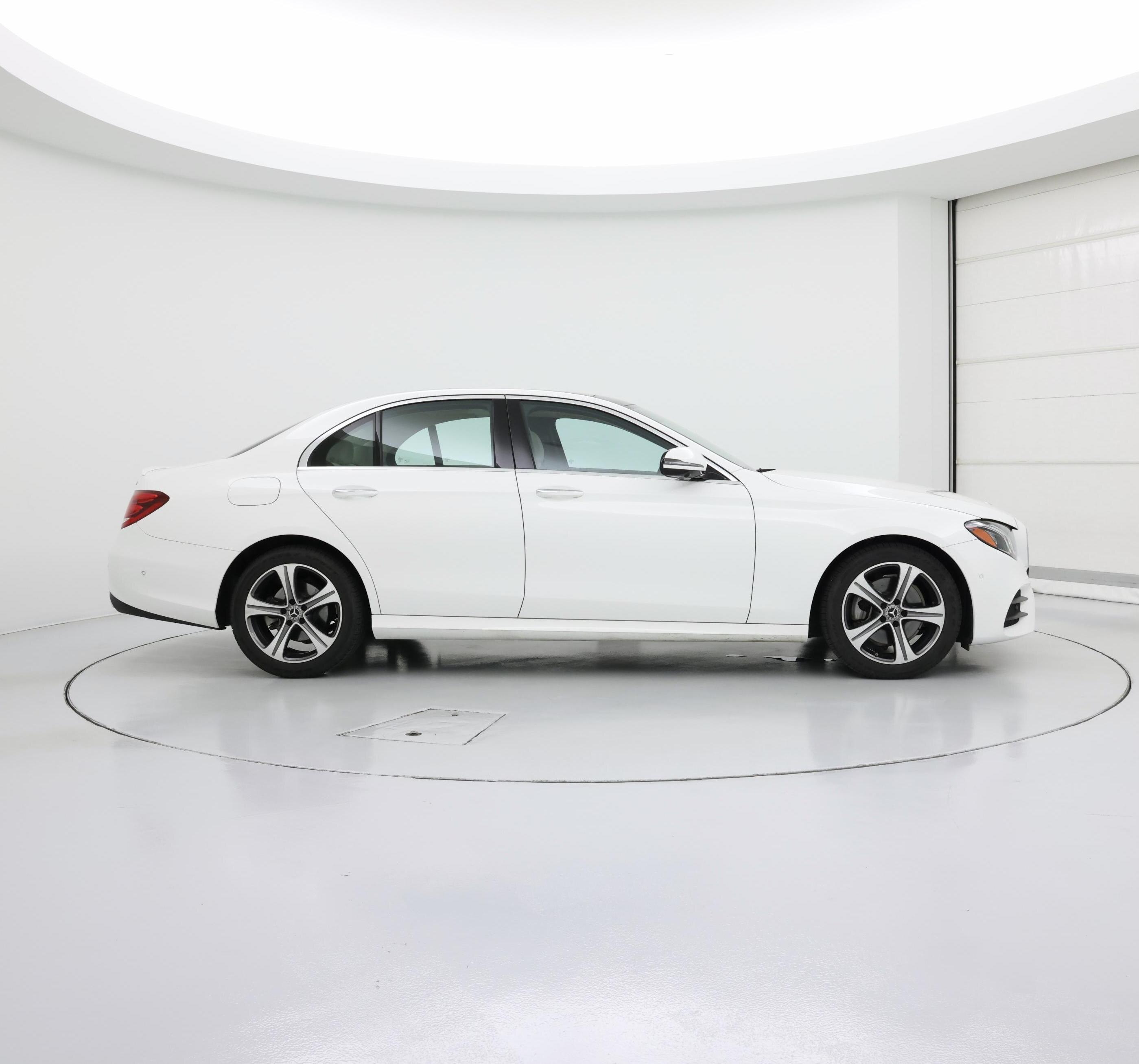 Thumbnail: 2019 Mercedes-Benz E-Class - 7