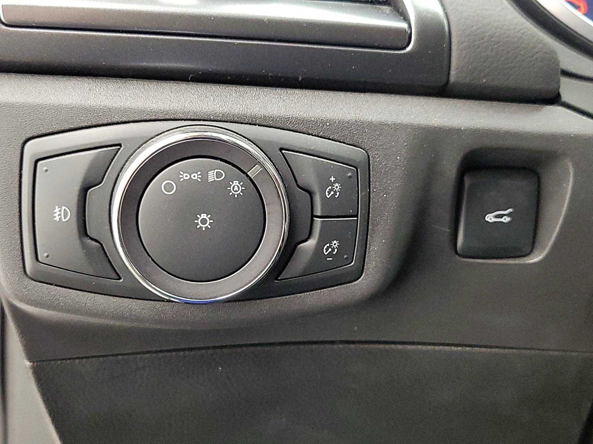 Thumbnail: 2015 Ford Fusion - 13