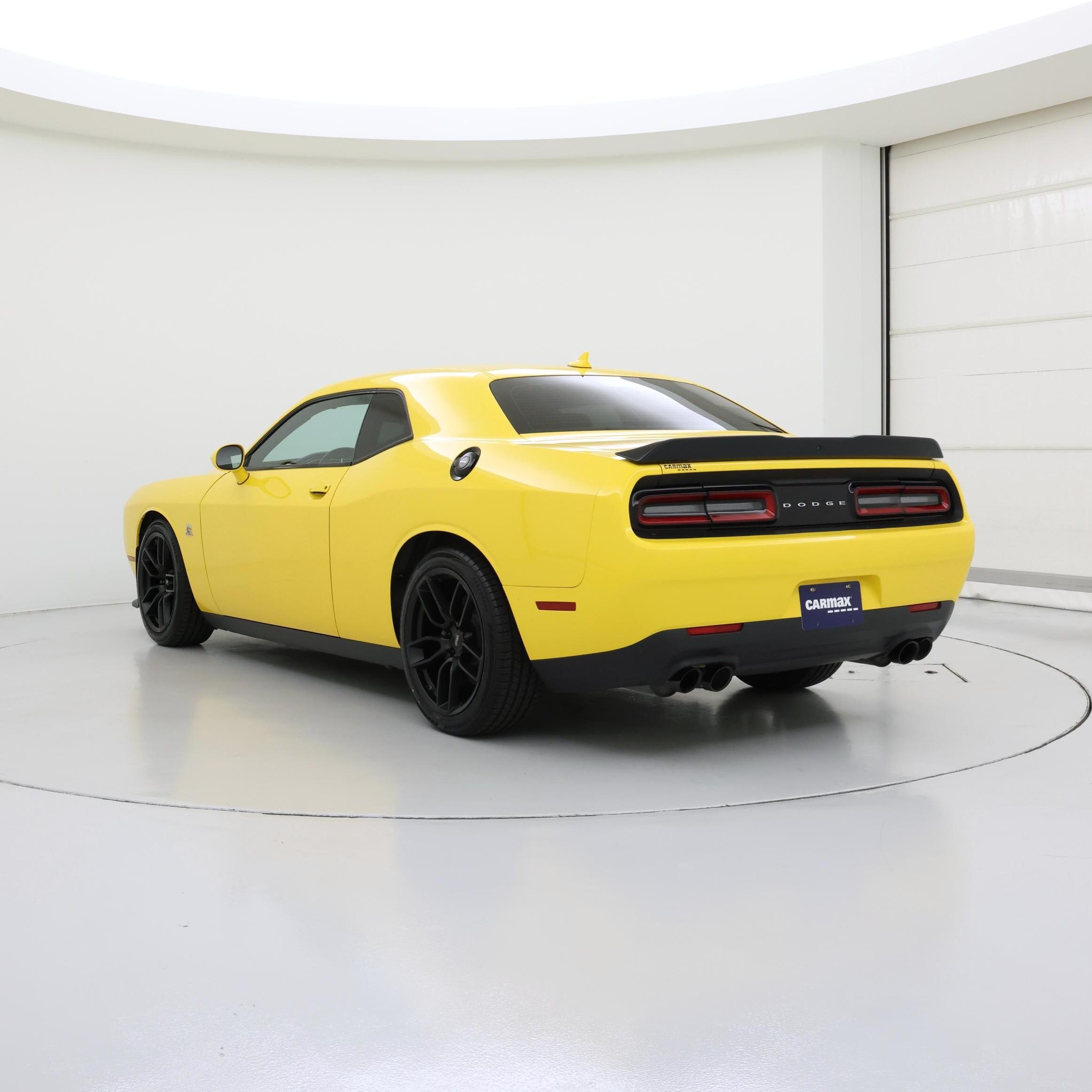 Thumbnail: 2017 Dodge Challenger - 2