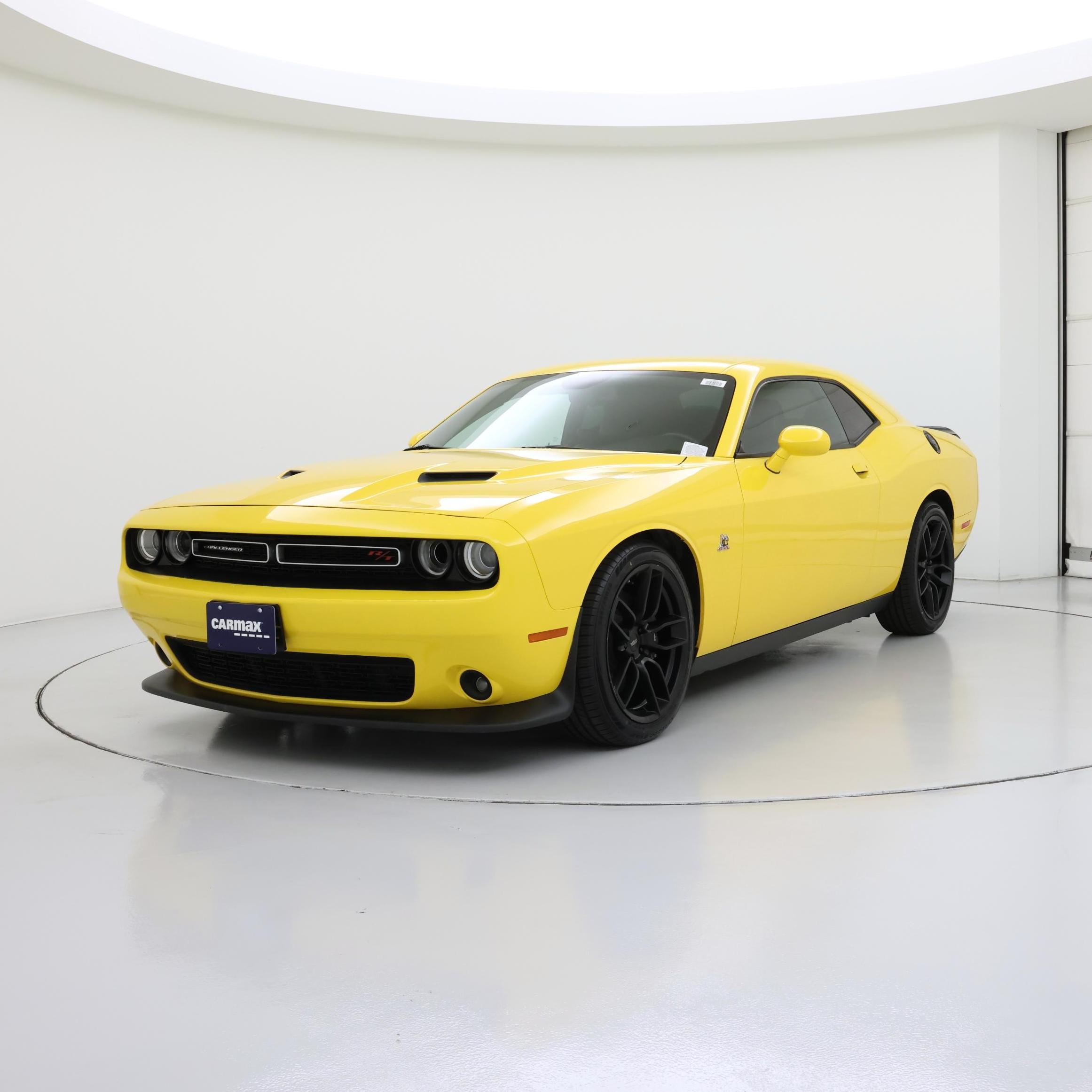 Thumbnail: 2017 Dodge Challenger - 4