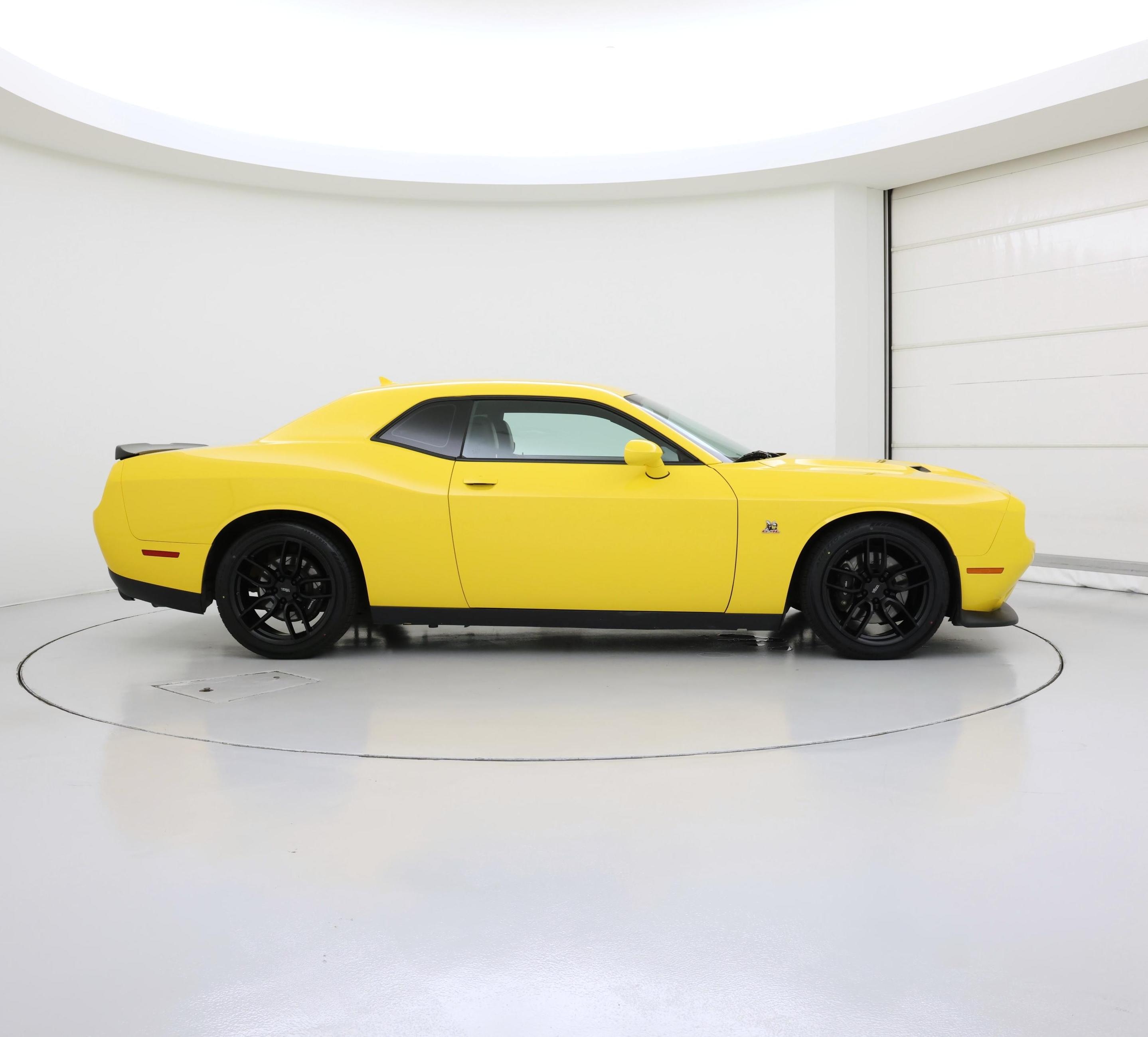 Thumbnail: 2017 Dodge Challenger - 7