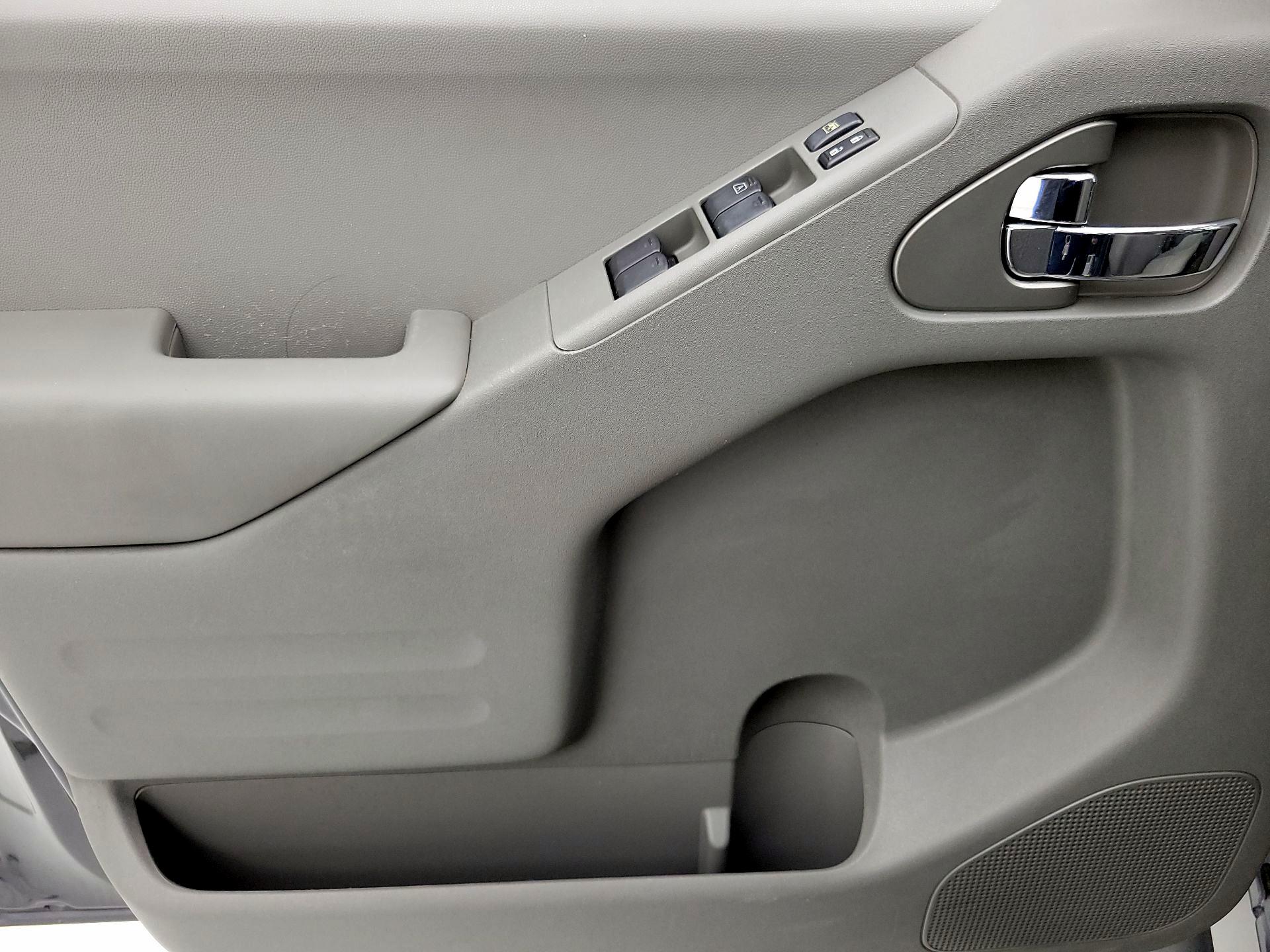 Thumbnail: 2015 Nissan Frontier - 12