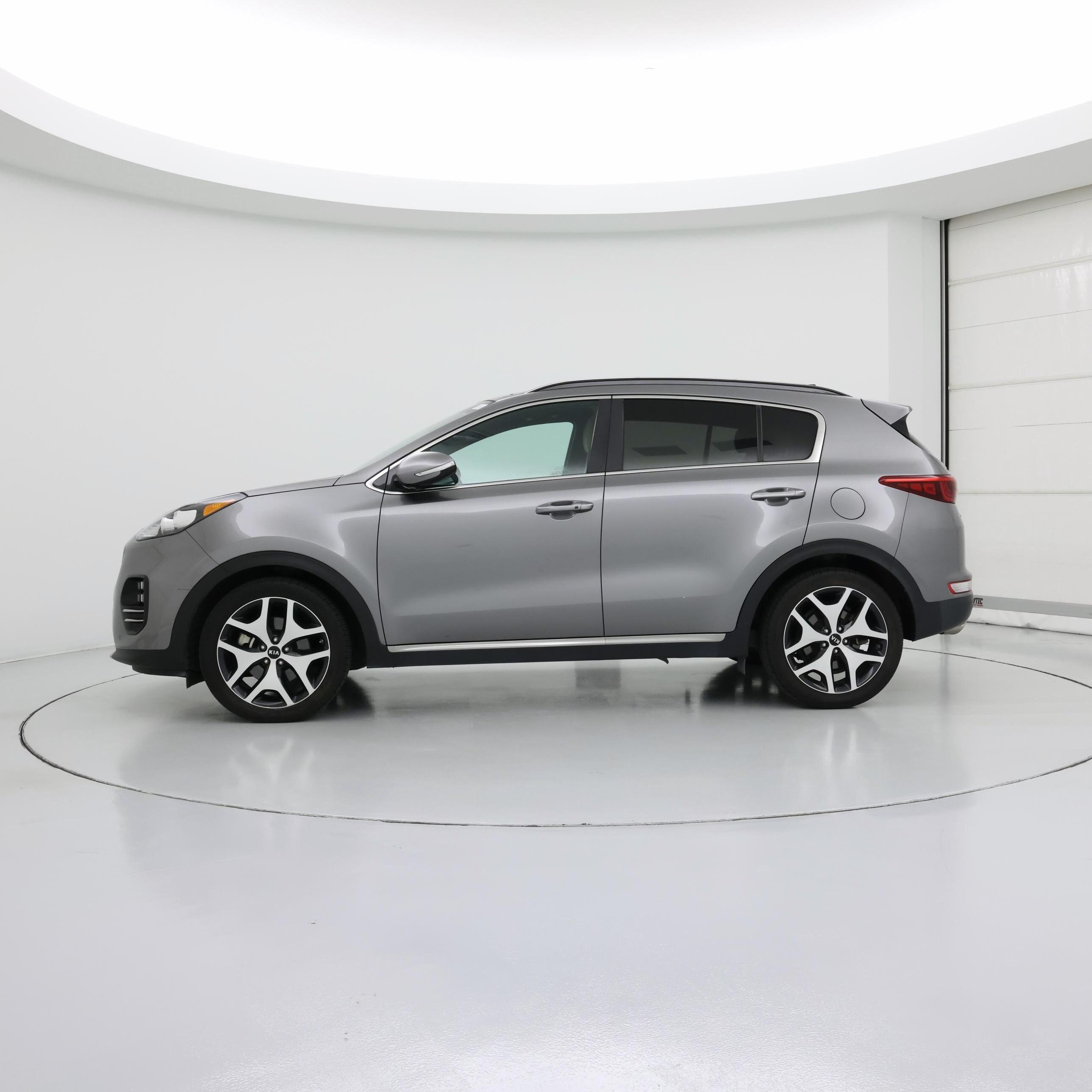 Thumbnail: 2018 Kia Sportage - 3
