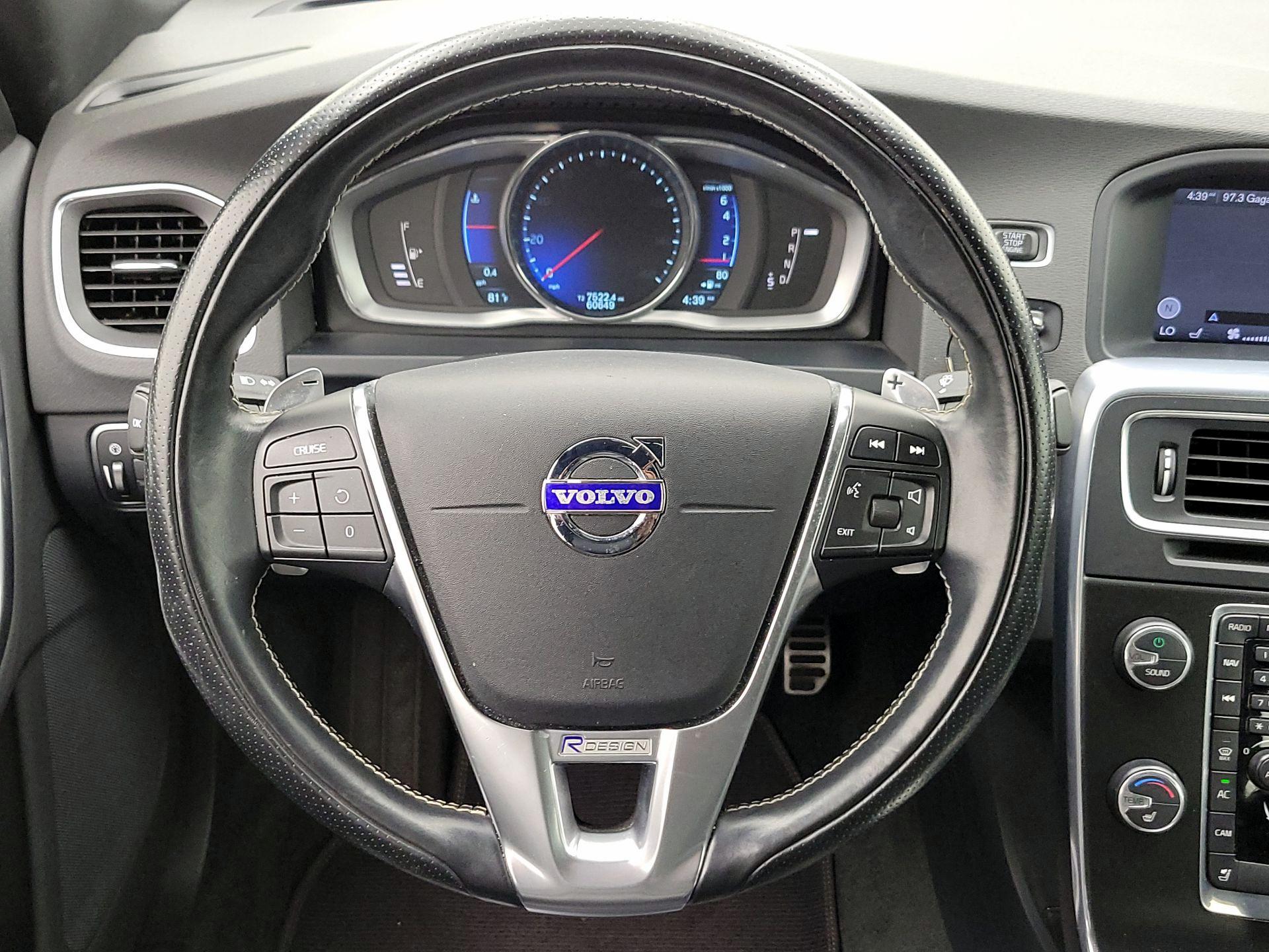 Thumbnail: 2015 Volvo S60 - 10