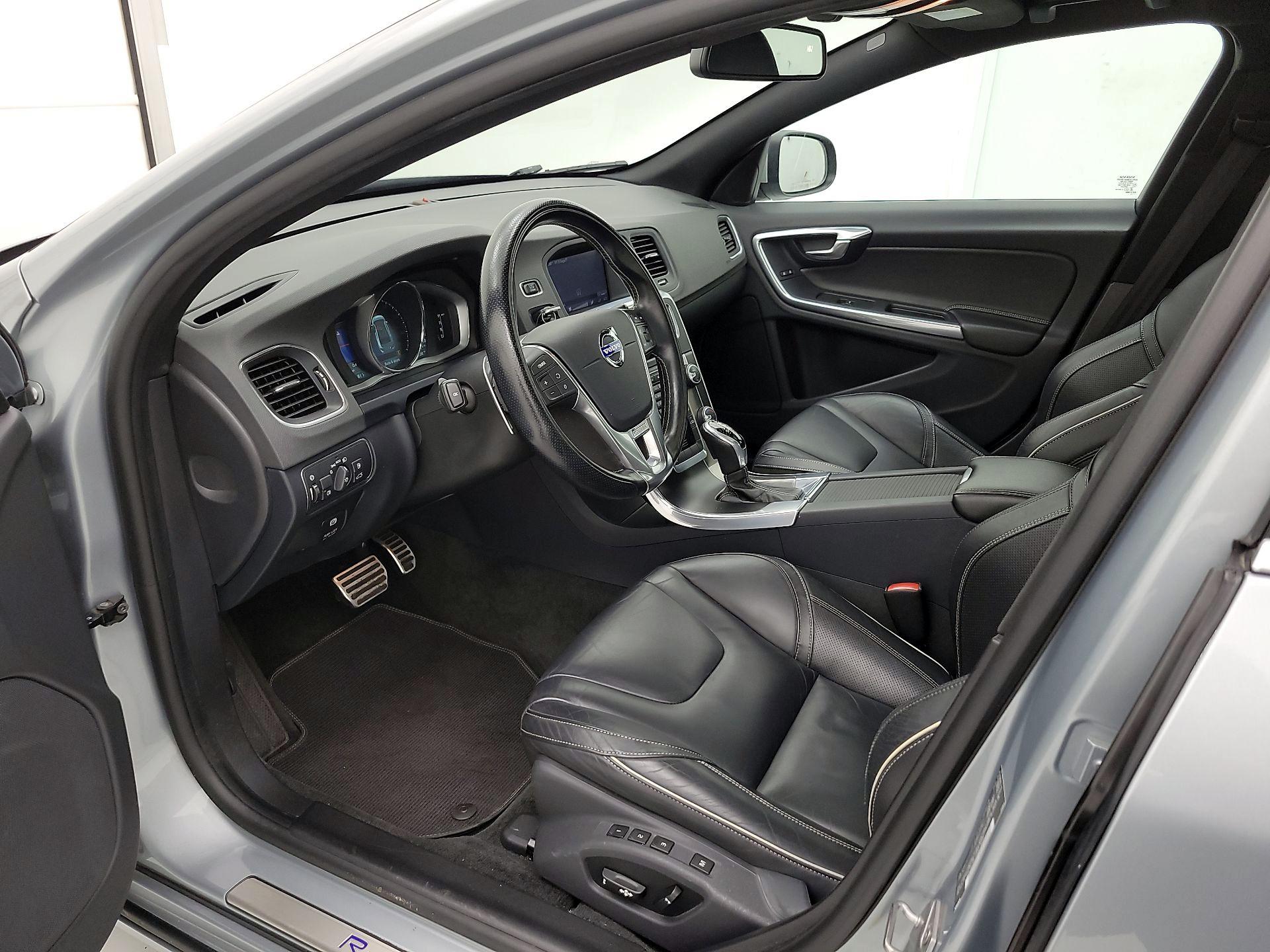Thumbnail: 2015 Volvo S60 - 11