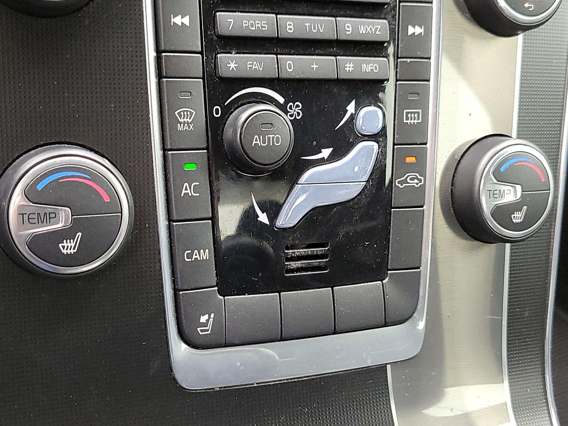 Thumbnail: 2015 Volvo S60 - 17