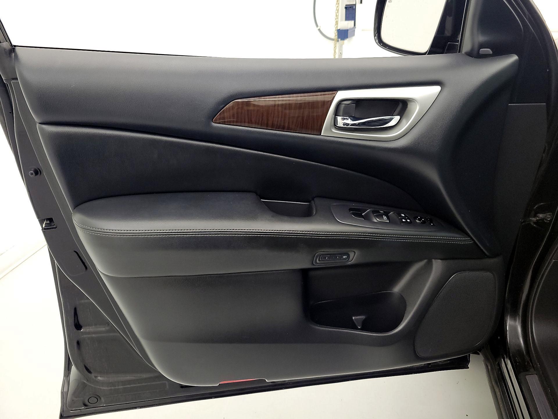 Thumbnail: 2016 Nissan Pathfinder - 12