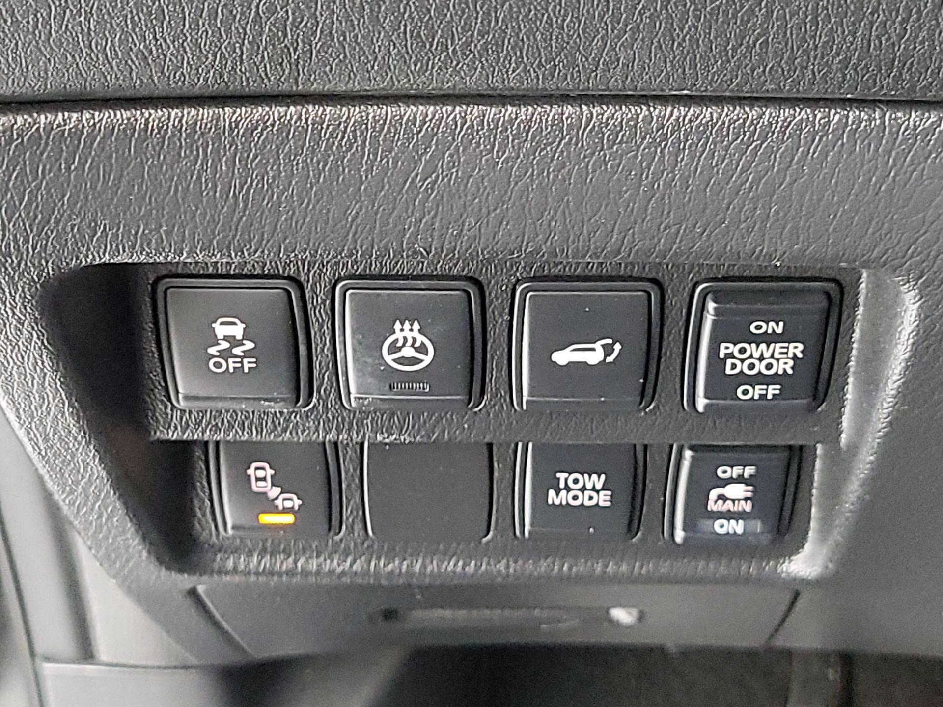 Thumbnail: 2016 Nissan Pathfinder - 13