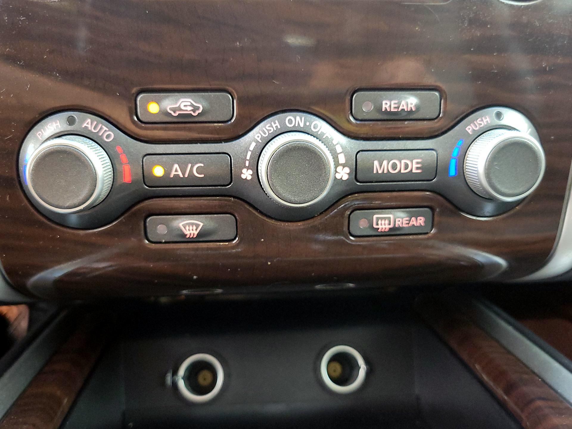 Thumbnail: 2016 Nissan Pathfinder - 17