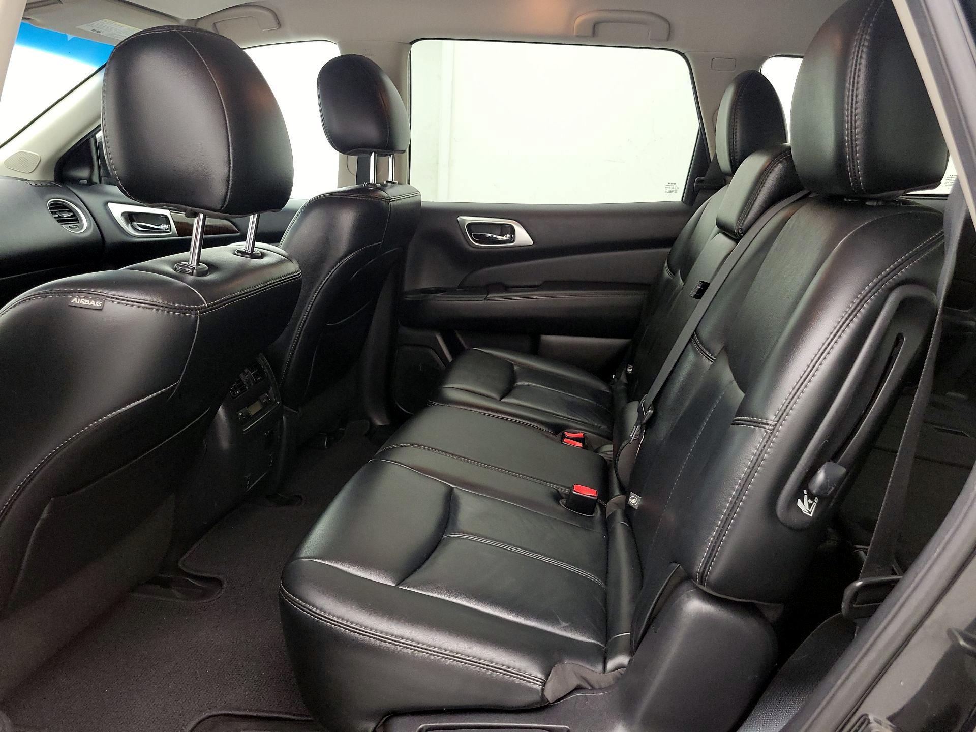 Thumbnail: 2016 Nissan Pathfinder - 20