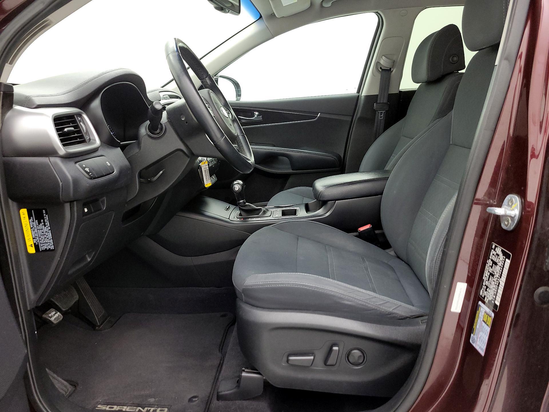 Thumbnail: 2017 Kia Sorento - 11