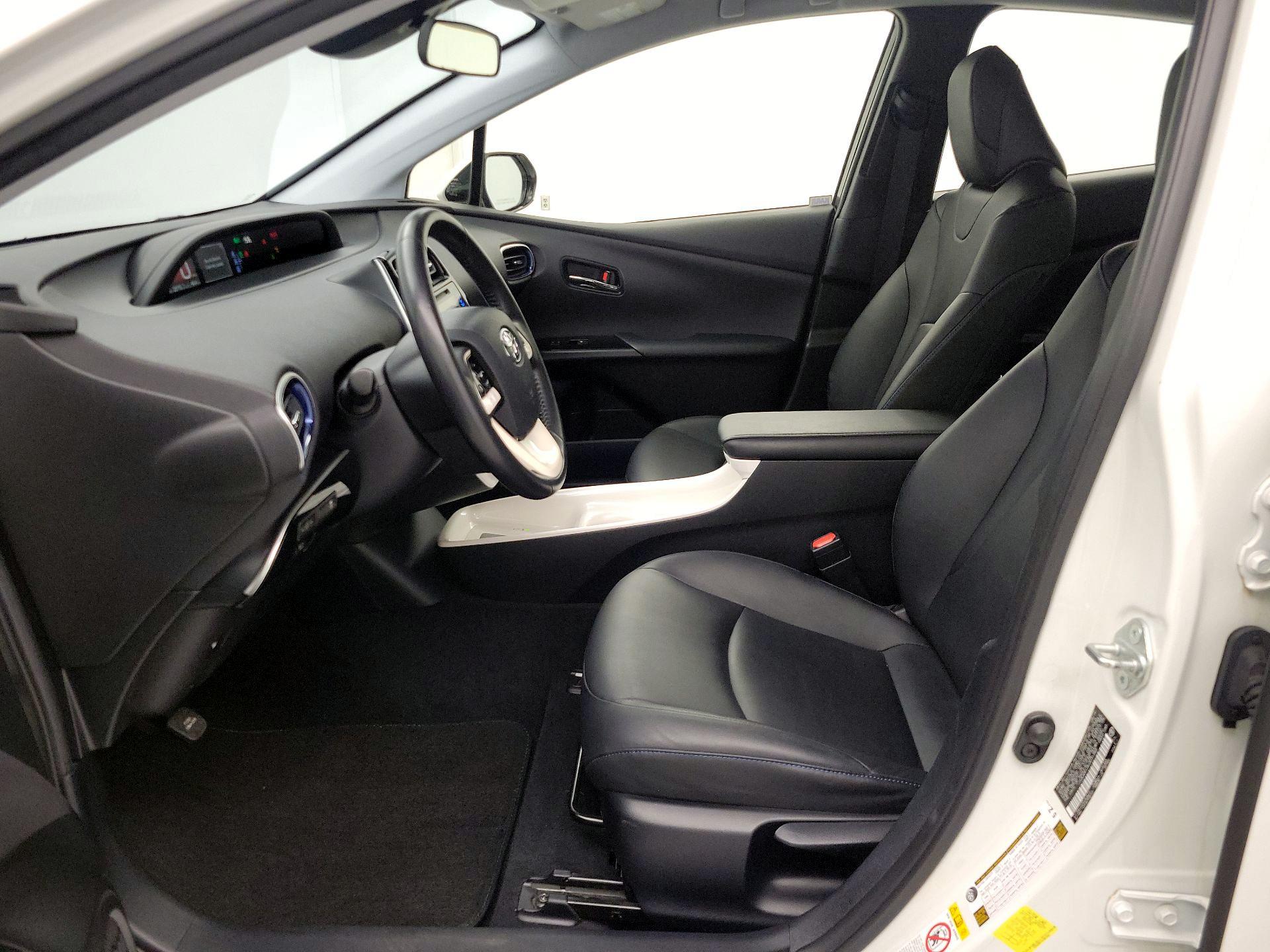 Thumbnail: 2017 Toyota Prius - 11