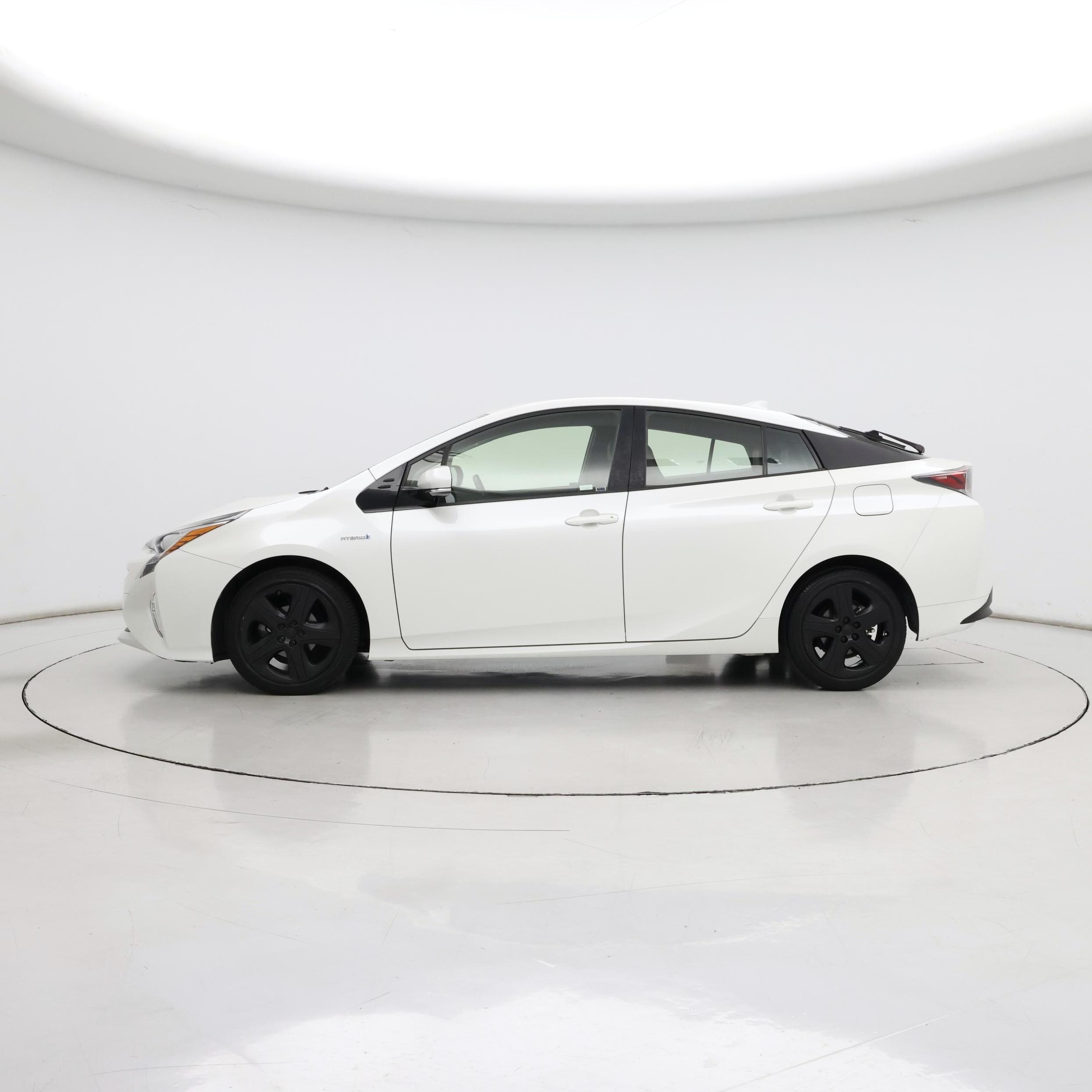 Thumbnail: 2017 Toyota Prius - 3