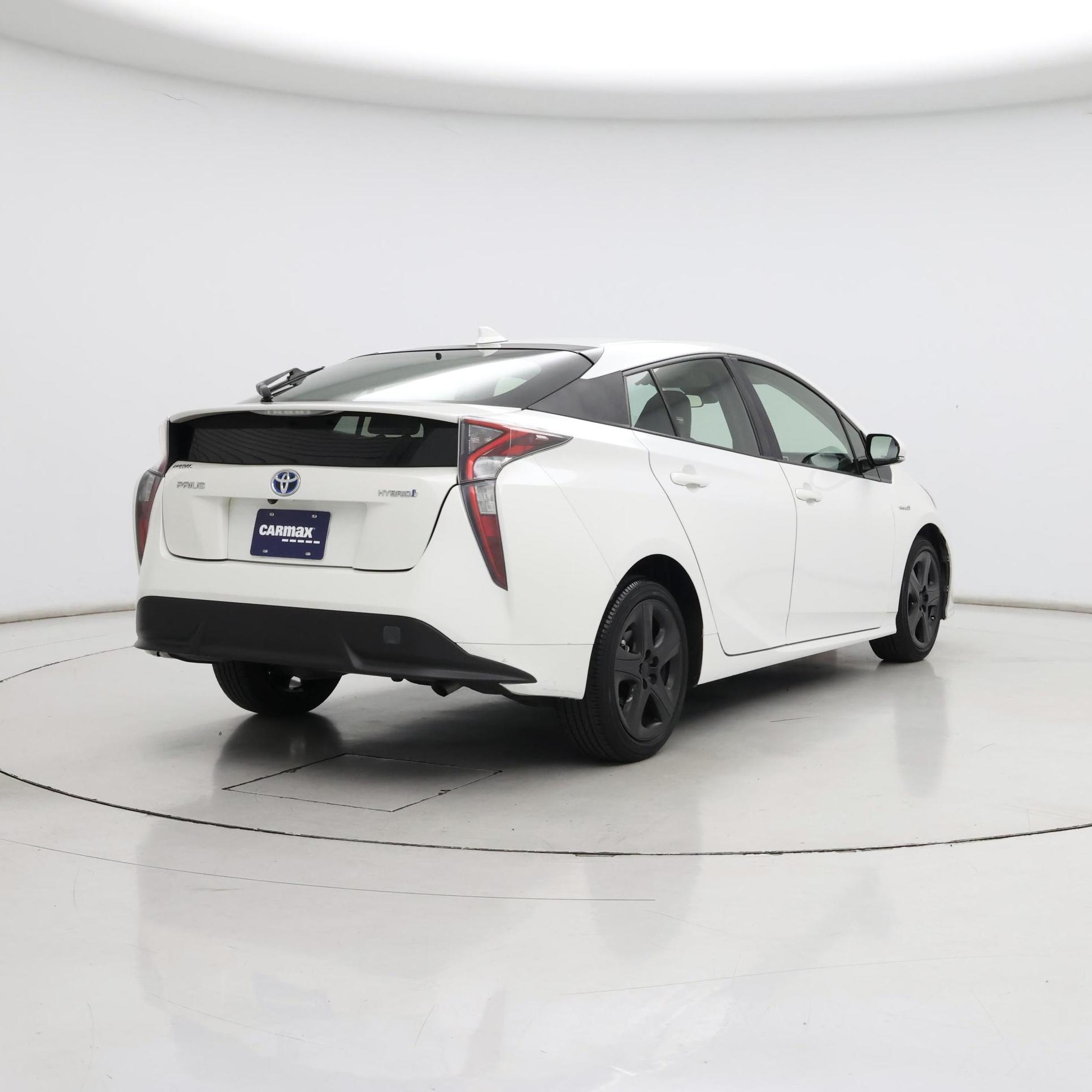 Thumbnail: 2017 Toyota Prius - 8