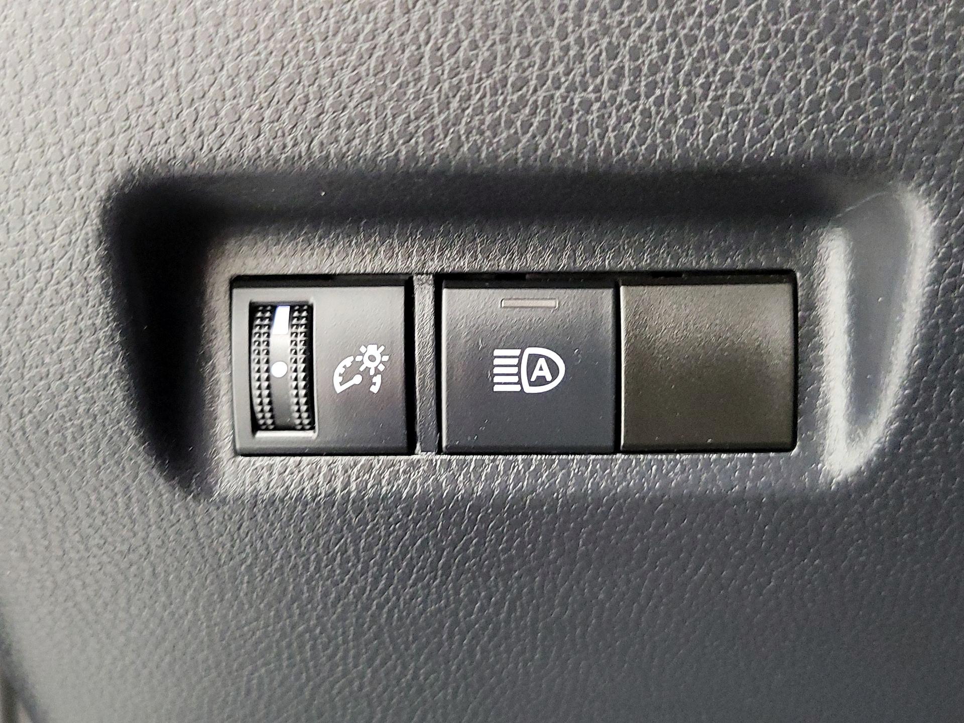 Thumbnail: 2020 Toyota RAV4 - 13