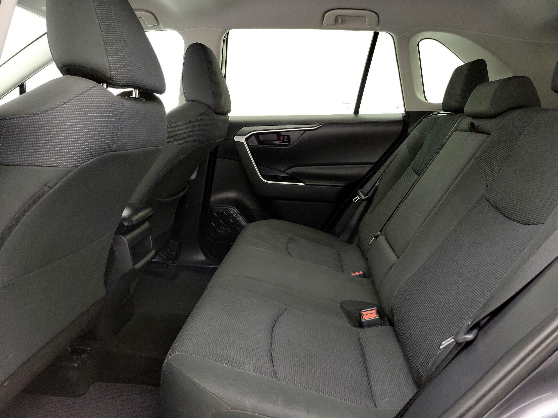 Thumbnail: 2020 Toyota RAV4 - 19