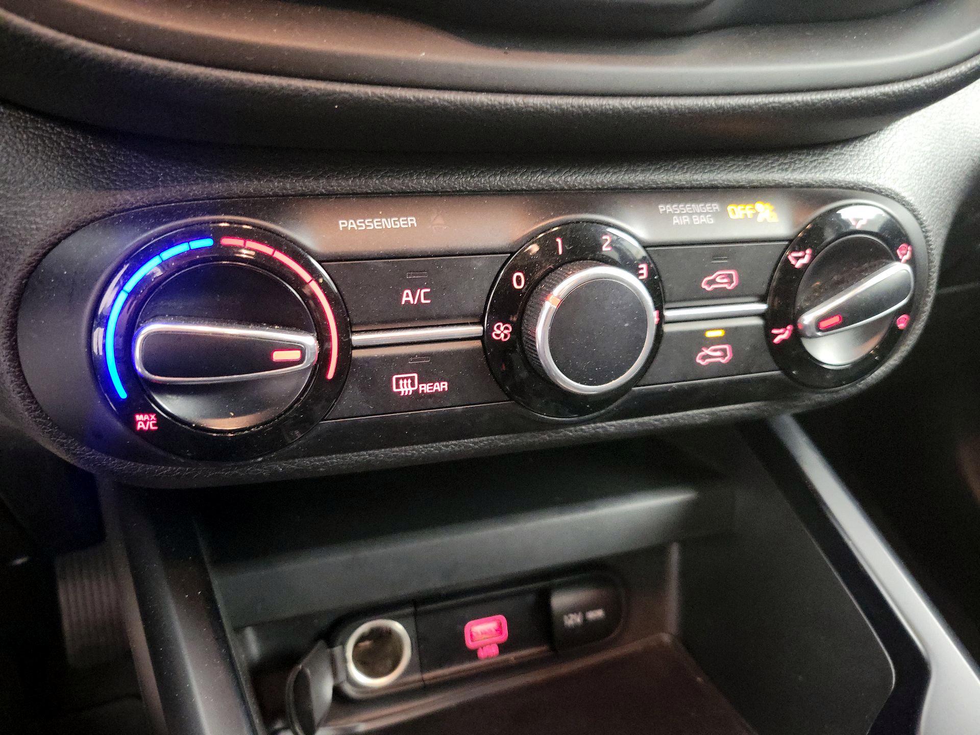 Thumbnail: 2020 Kia Soul - 16