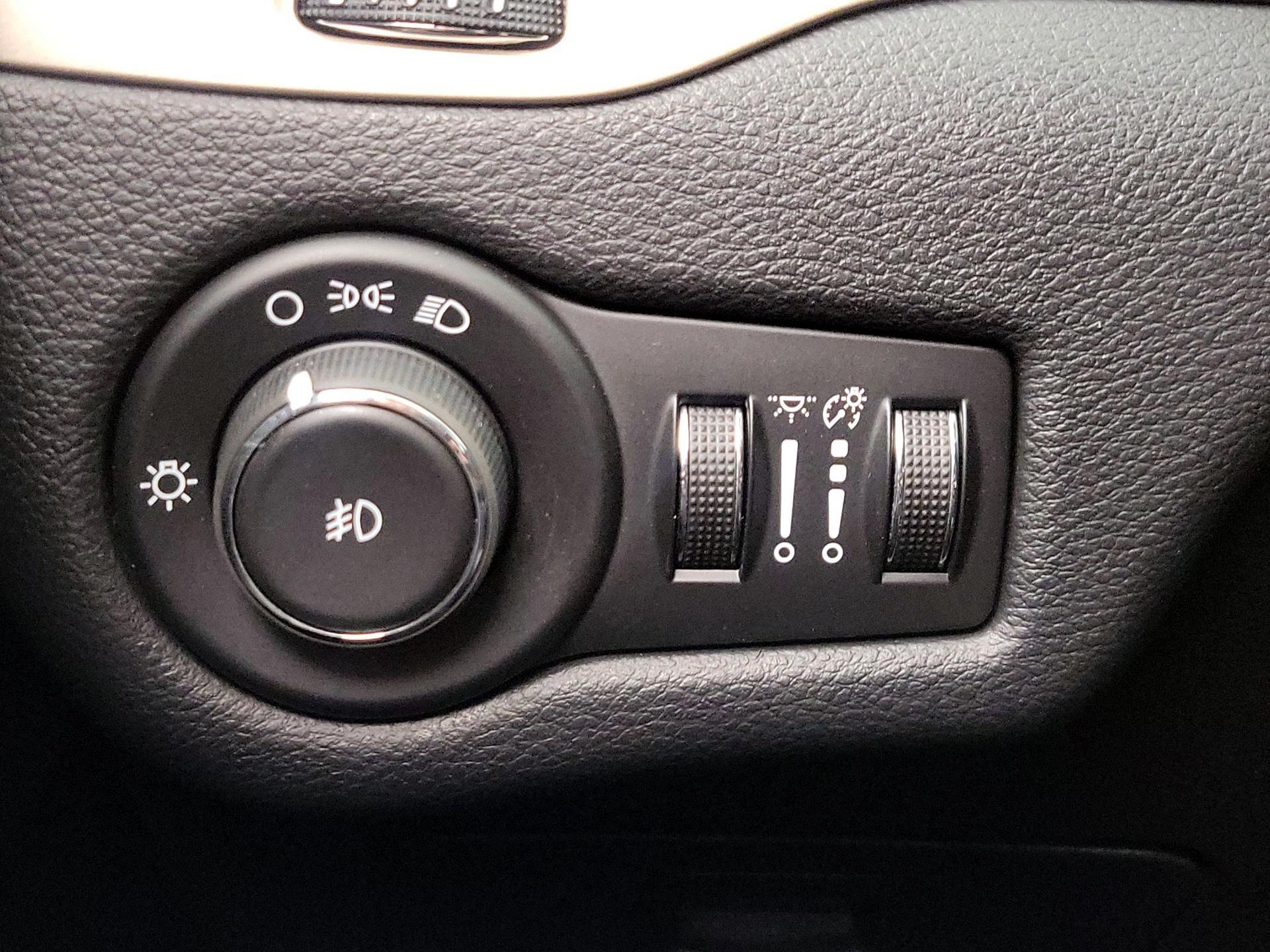 Thumbnail: 2014 Jeep Cherokee - 13