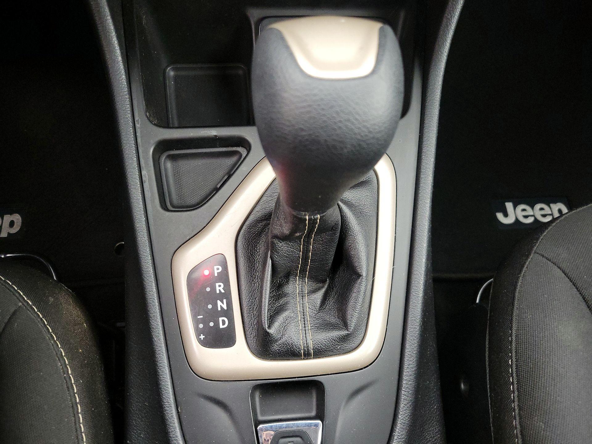 Thumbnail: 2014 Jeep Cherokee - 16