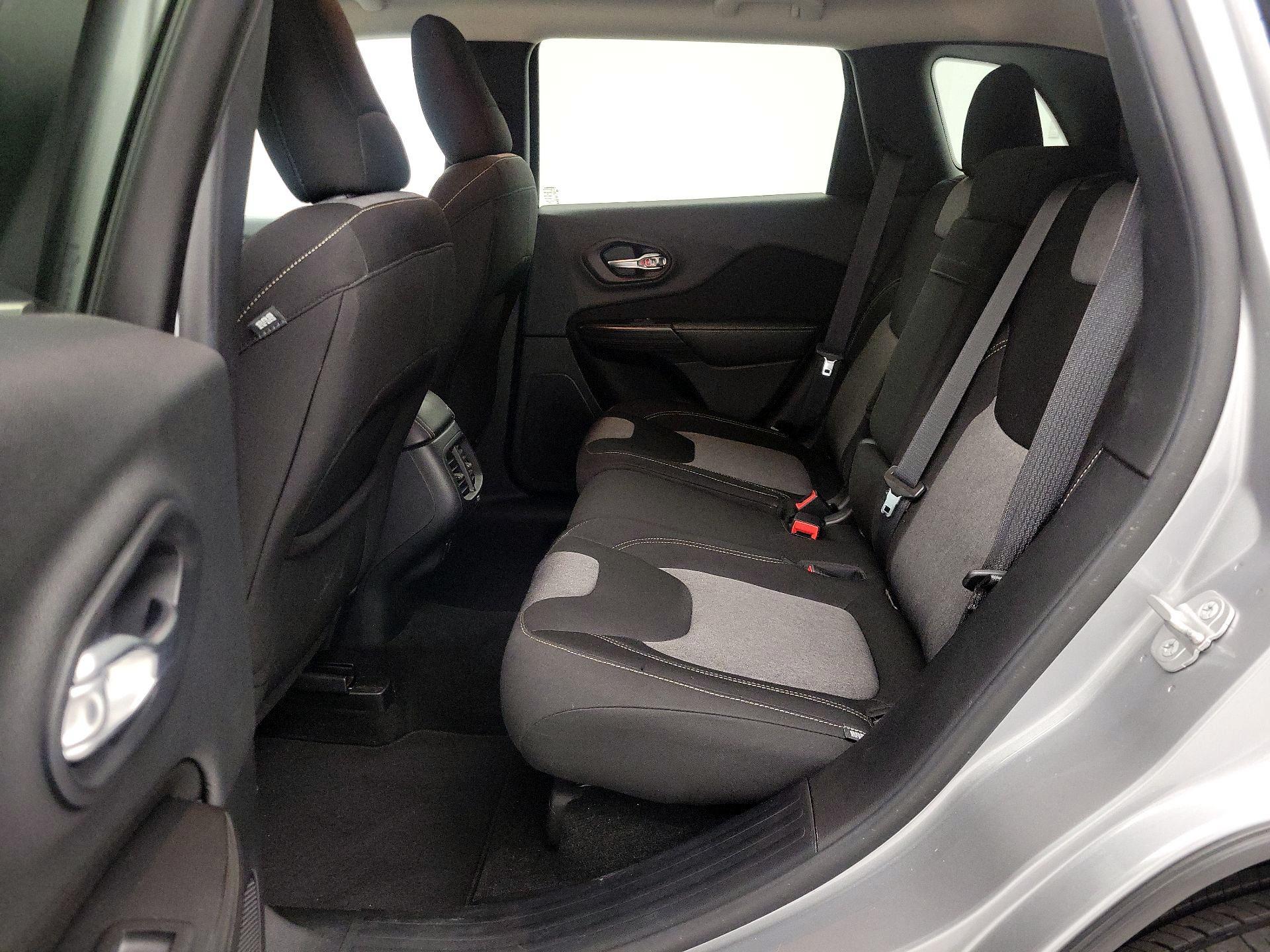 Thumbnail: 2014 Jeep Cherokee - 18