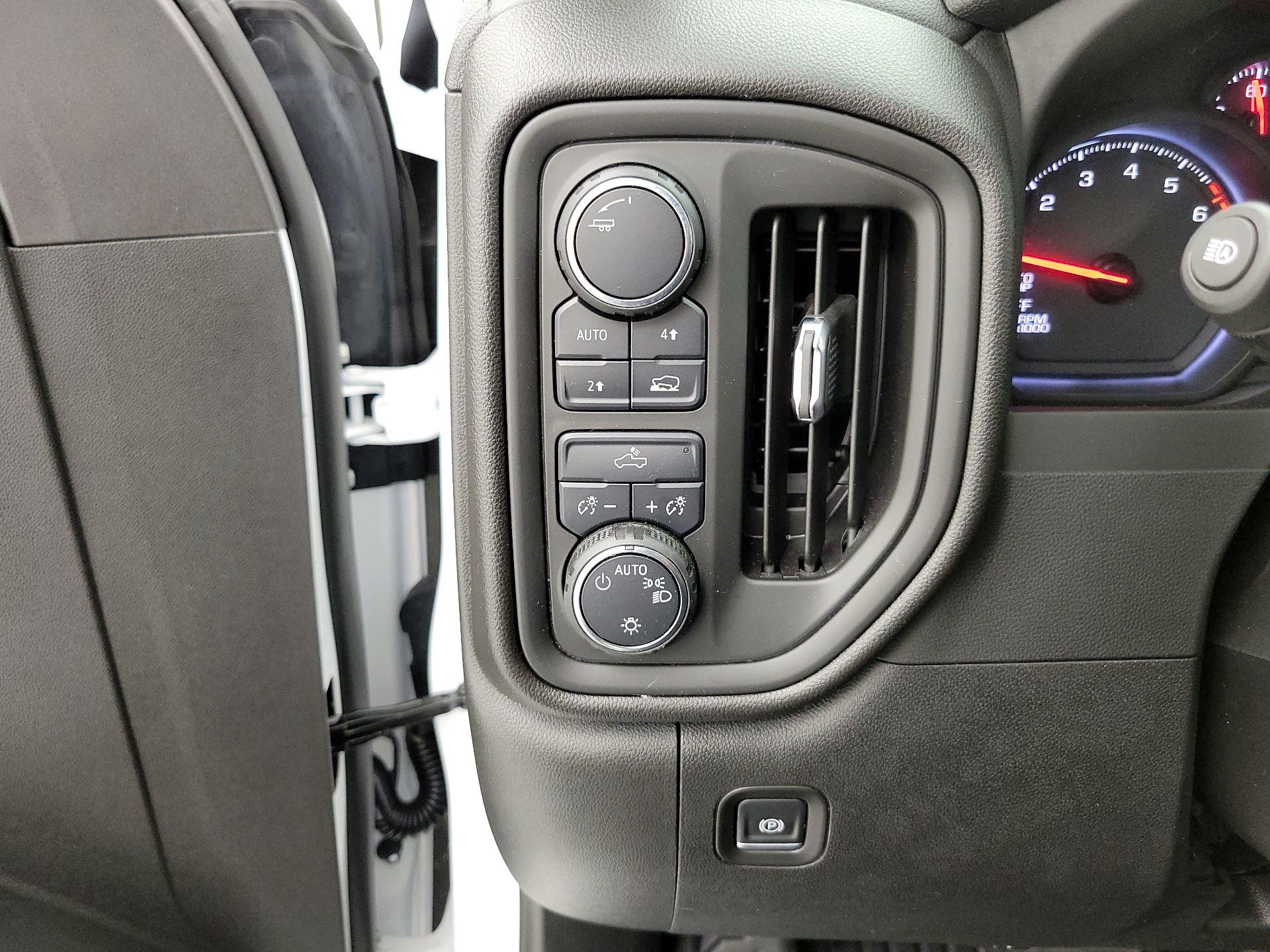 Thumbnail: 2025 Chevrolet Silverado 1500 - 13