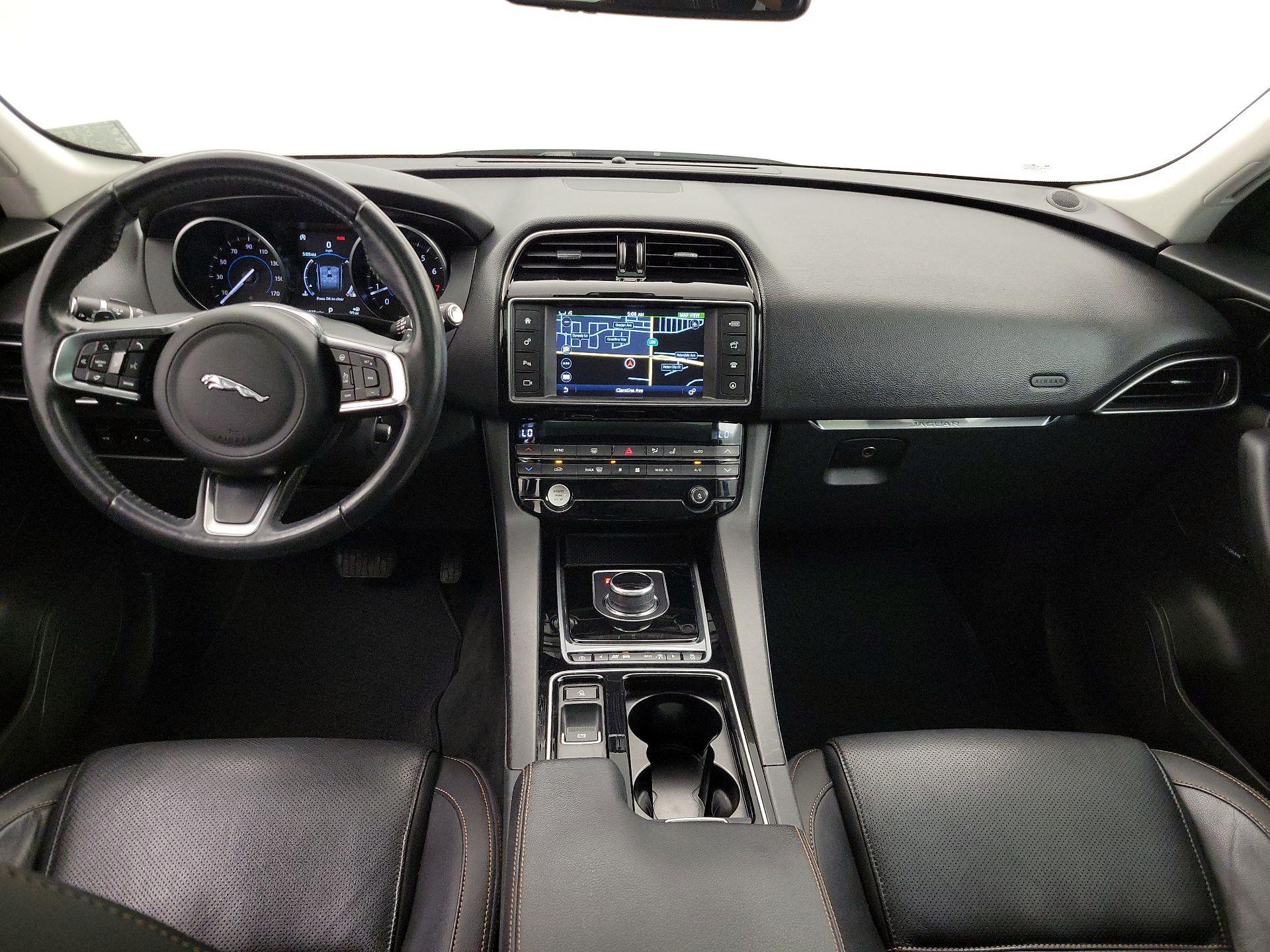 Thumbnail: 2018 Jaguar F-Pace - 9