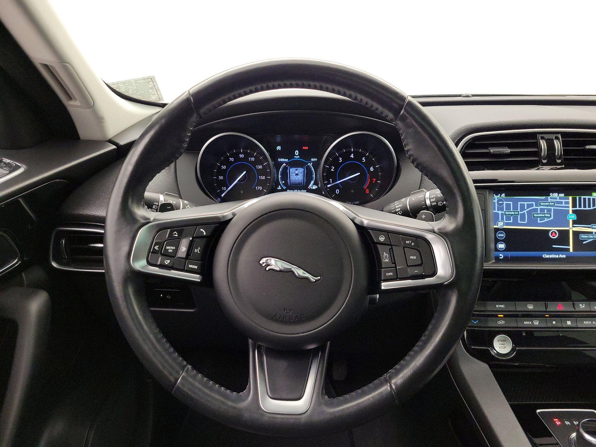 Thumbnail: 2018 Jaguar F-Pace - 10